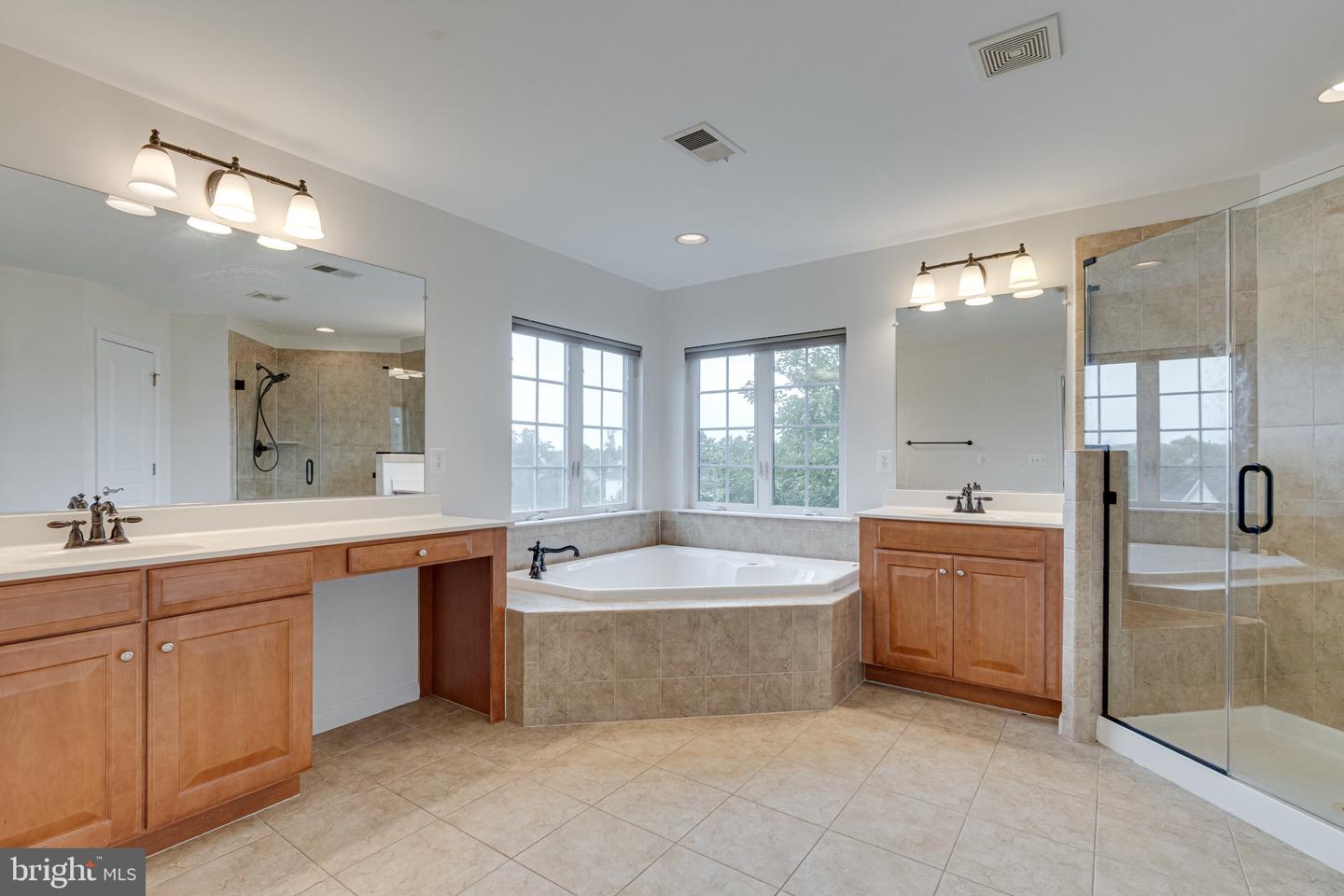 16309 SANDY RIDGE CT, WOODBRIDGE, Virginia 22191, 5 Bedrooms Bedrooms, ,4 BathroomsBathrooms,Residential,For sale,16309 SANDY RIDGE CT,VAPW2088324 MLS # VAPW2088324