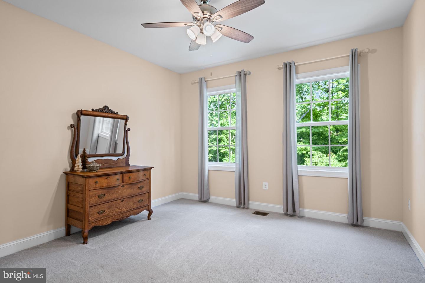 125 TIMBERIDGE DR, FREDERICKSBURG, Virginia 22406, 6 Bedrooms Bedrooms, ,4 BathroomsBathrooms,Residential,For sale,125 TIMBERIDGE DR,VAST2036530 MLS # VAST2036530