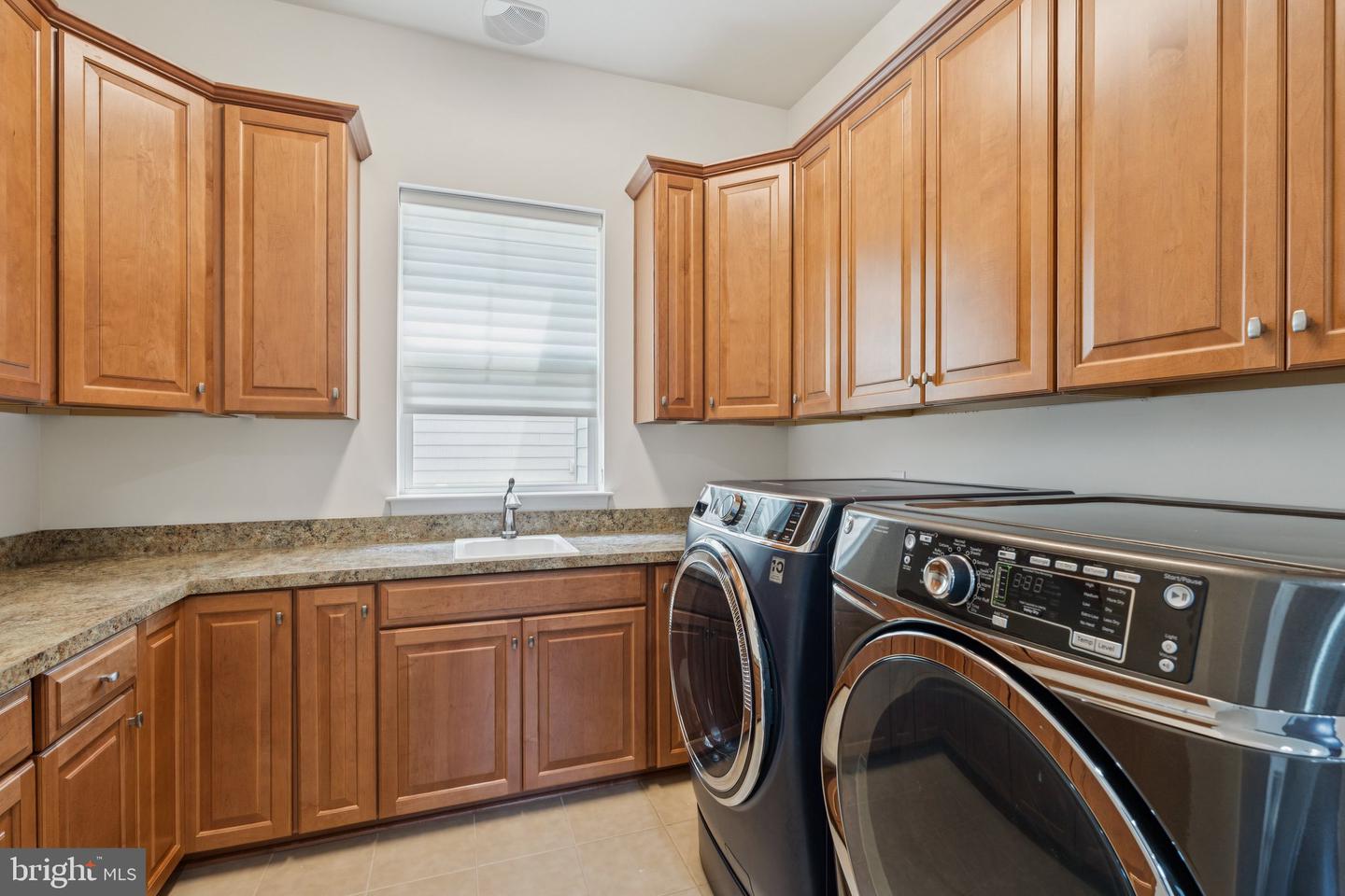 114 CLOAK LN, LAKE FREDERICK, Virginia 22630, 5 Bedrooms Bedrooms, ,4 BathroomsBathrooms,Residential,For sale,114 CLOAK LN,VAFV2025106 MLS # VAFV2025106