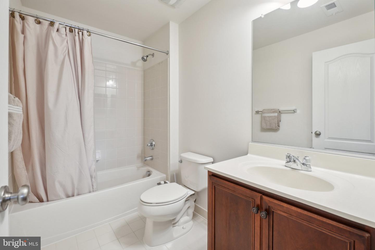 43211 SHARPIE SQ, ASHBURN, Virginia 20148, 5 Bedrooms Bedrooms, ,4 BathroomsBathrooms,Residential,For sale,43211 SHARPIE SQ,VALO2091586 MLS # VALO2091586