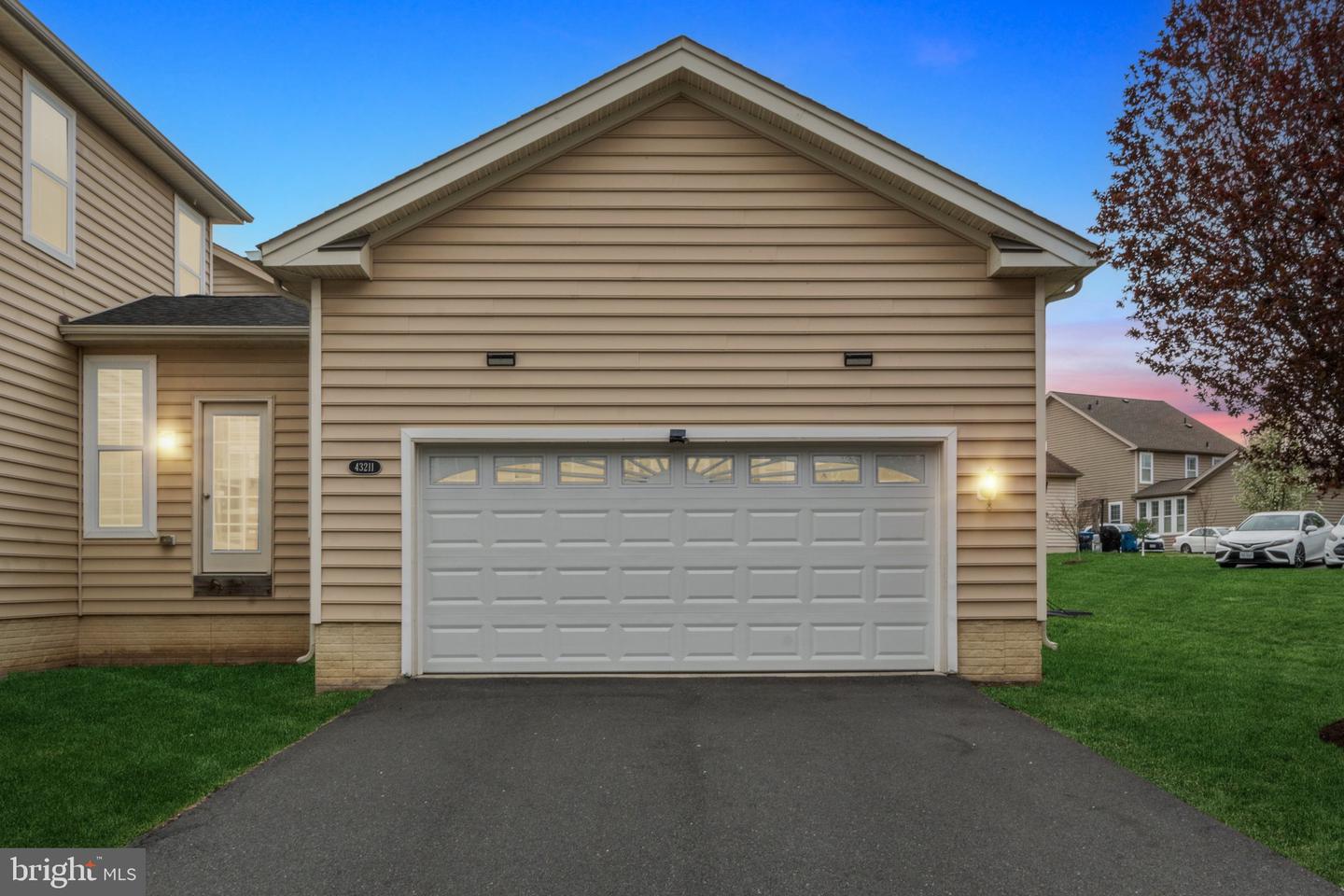 43211 SHARPIE SQ, ASHBURN, Virginia 20148, 5 Bedrooms Bedrooms, ,4 BathroomsBathrooms,Residential,For sale,43211 SHARPIE SQ,VALO2091586 MLS # VALO2091586