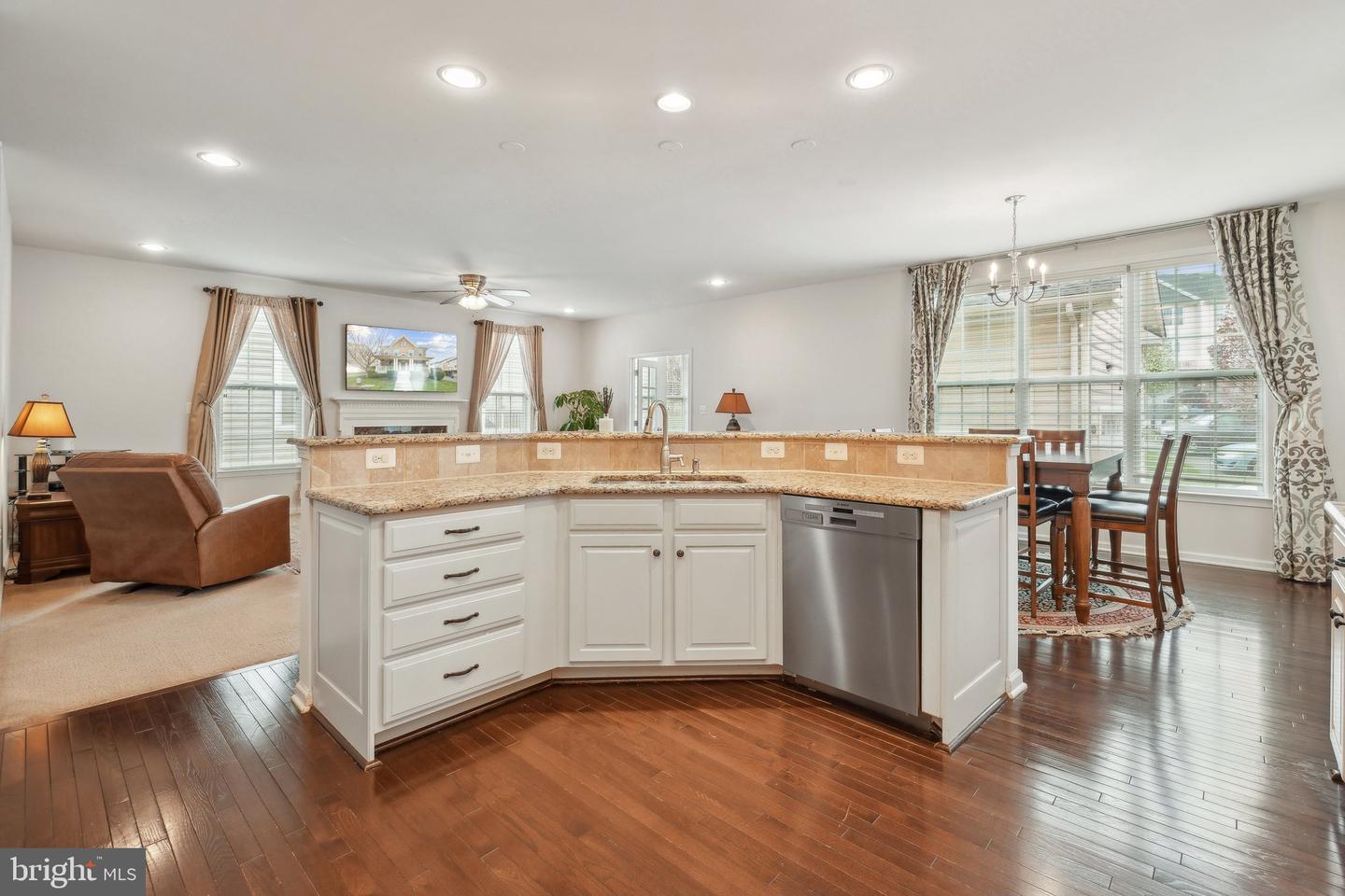 43211 SHARPIE SQ, ASHBURN, Virginia 20148, 5 Bedrooms Bedrooms, ,4 BathroomsBathrooms,Residential,For sale,43211 SHARPIE SQ,VALO2091586 MLS # VALO2091586