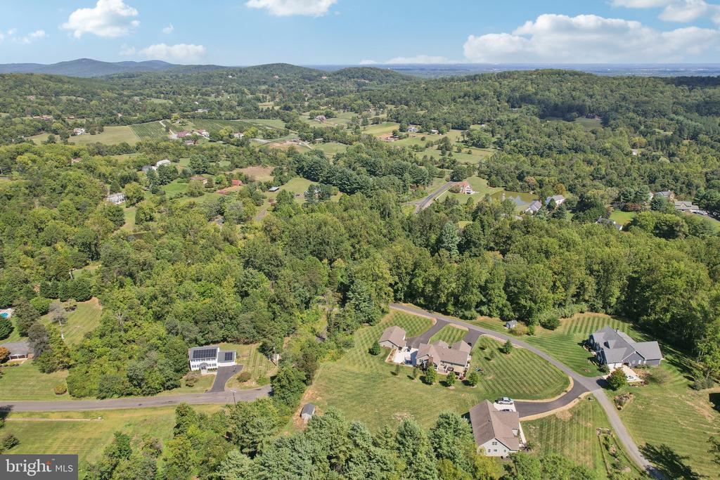 3413 WOODED RUN DR, BROAD RUN, Virginia, 3 Bedrooms Bedrooms, ,4 BathroomsBathrooms,Residential,3413 WOODED RUN DR,VAFQ2016982 MLS # VAFQ2016982