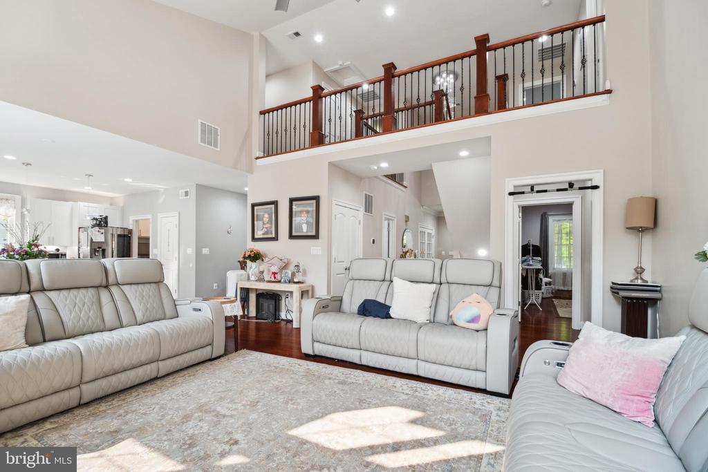8019 SHIPMADILLY LN, WARRENTON, Virginia 20186, 7 Bedrooms Bedrooms, ,6 BathroomsBathrooms,Residential,8019 SHIPMADILLY LN,VAFQ2016886 MLS # VAFQ2016886