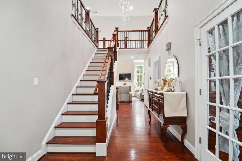 8019 SHIPMADILLY LN, WARRENTON, Virginia 20186, 7 Bedrooms Bedrooms, ,6 BathroomsBathrooms,Residential,8019 SHIPMADILLY LN,VAFQ2016886 MLS # VAFQ2016886