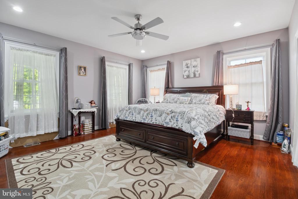 8019 SHIPMADILLY LN, WARRENTON, Virginia 20186, 7 Bedrooms Bedrooms, ,6 BathroomsBathrooms,Residential,8019 SHIPMADILLY LN,VAFQ2016886 MLS # VAFQ2016886