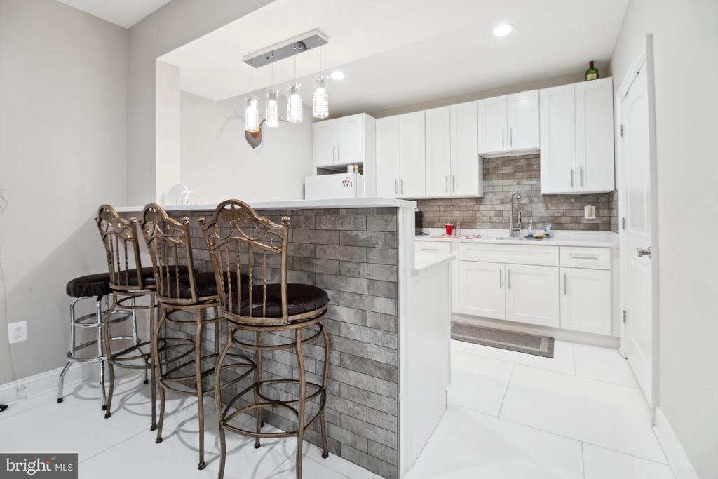 8019 SHIPMADILLY LN, WARRENTON, Virginia 20186, 7 Bedrooms Bedrooms, ,6 BathroomsBathrooms,Residential,8019 SHIPMADILLY LN,VAFQ2016886 MLS # VAFQ2016886
