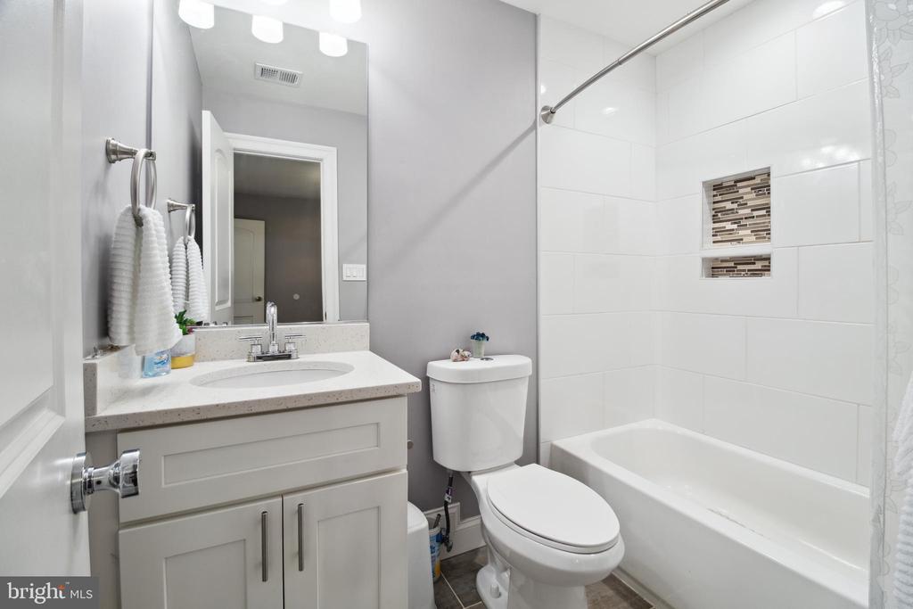 8019 SHIPMADILLY LN, WARRENTON, Virginia 20186, 7 Bedrooms Bedrooms, ,6 BathroomsBathrooms,Residential,8019 SHIPMADILLY LN,VAFQ2016886 MLS # VAFQ2016886