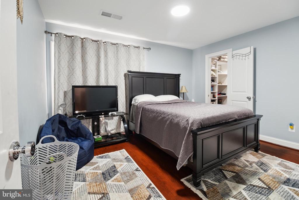 8019 SHIPMADILLY LN, WARRENTON, Virginia 20186, 7 Bedrooms Bedrooms, ,6 BathroomsBathrooms,Residential,8019 SHIPMADILLY LN,VAFQ2016886 MLS # VAFQ2016886