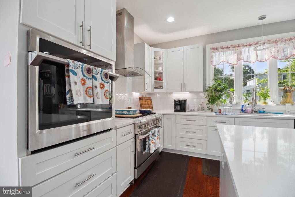 8019 SHIPMADILLY LN, WARRENTON, Virginia 20186, 7 Bedrooms Bedrooms, ,6 BathroomsBathrooms,Residential,8019 SHIPMADILLY LN,VAFQ2016886 MLS # VAFQ2016886
