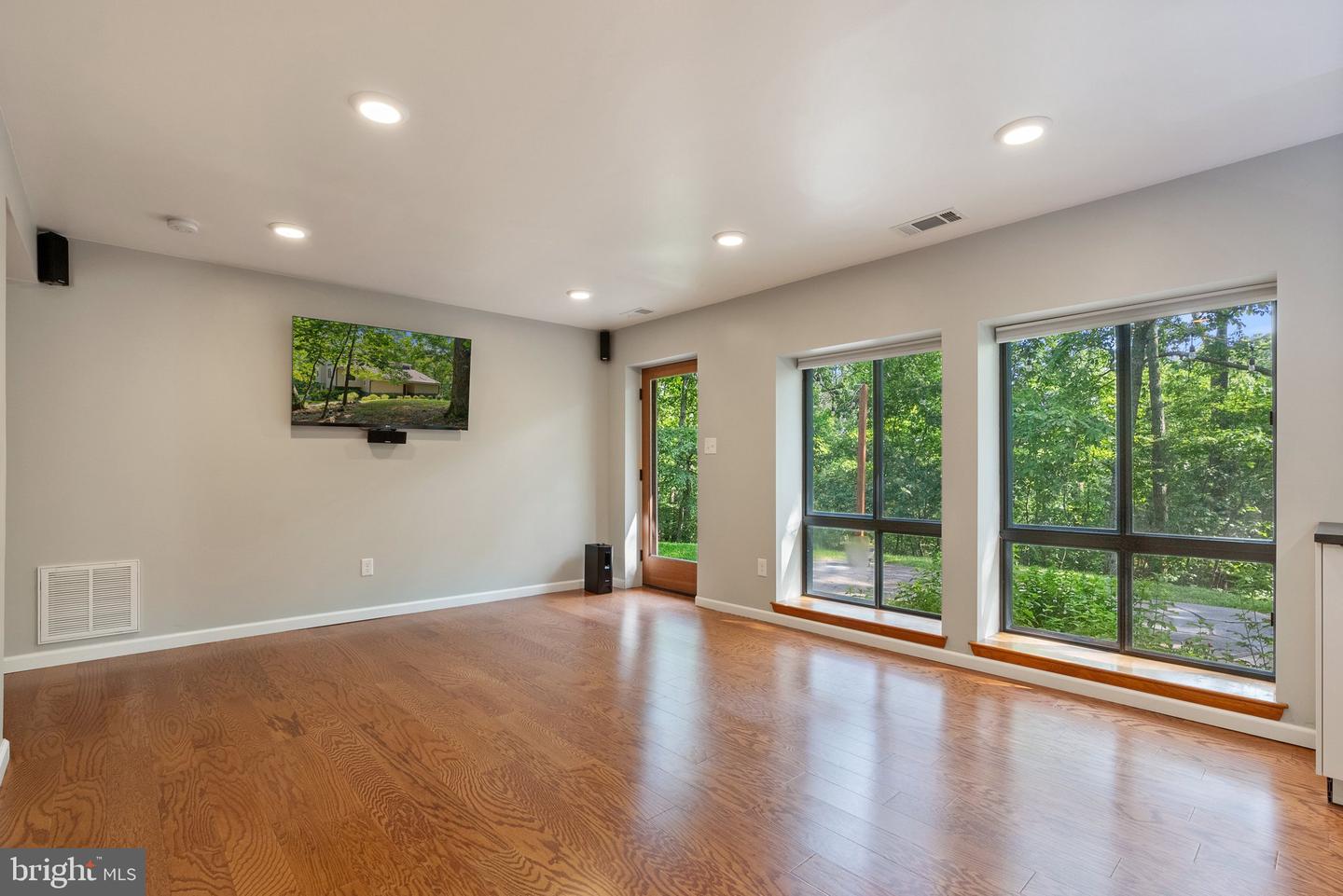 39368 LONGHILL LN, ALDIE, Virginia 20105, 4 Bedrooms Bedrooms, ,3 BathroomsBathrooms,Residential,For sale,39368 LONGHILL LN,VALO2092688 MLS # VALO2092688
