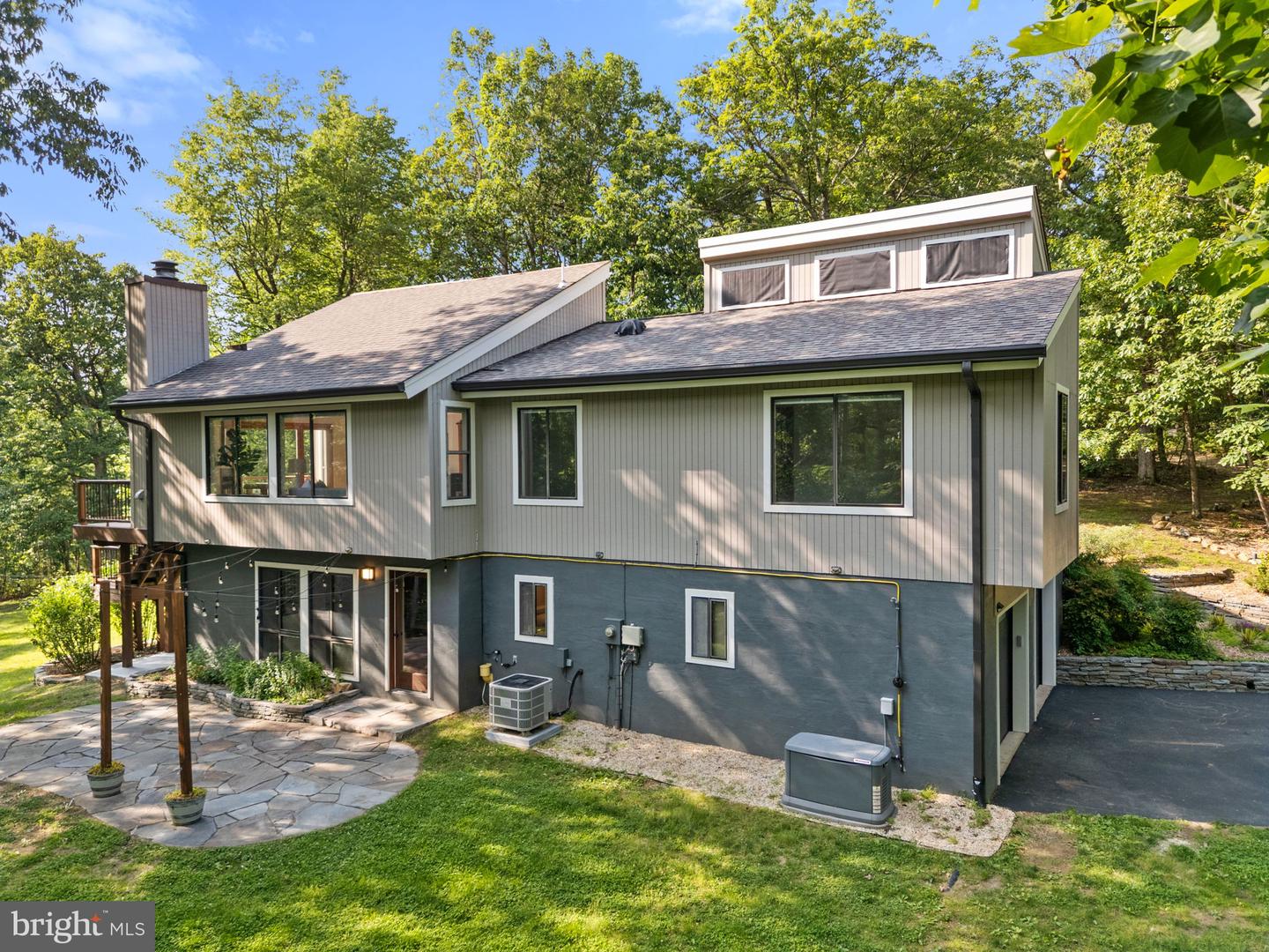 39368 LONGHILL LN, ALDIE, Virginia 20105, 4 Bedrooms Bedrooms, ,3 BathroomsBathrooms,Residential,For sale,39368 LONGHILL LN,VALO2092688 MLS # VALO2092688