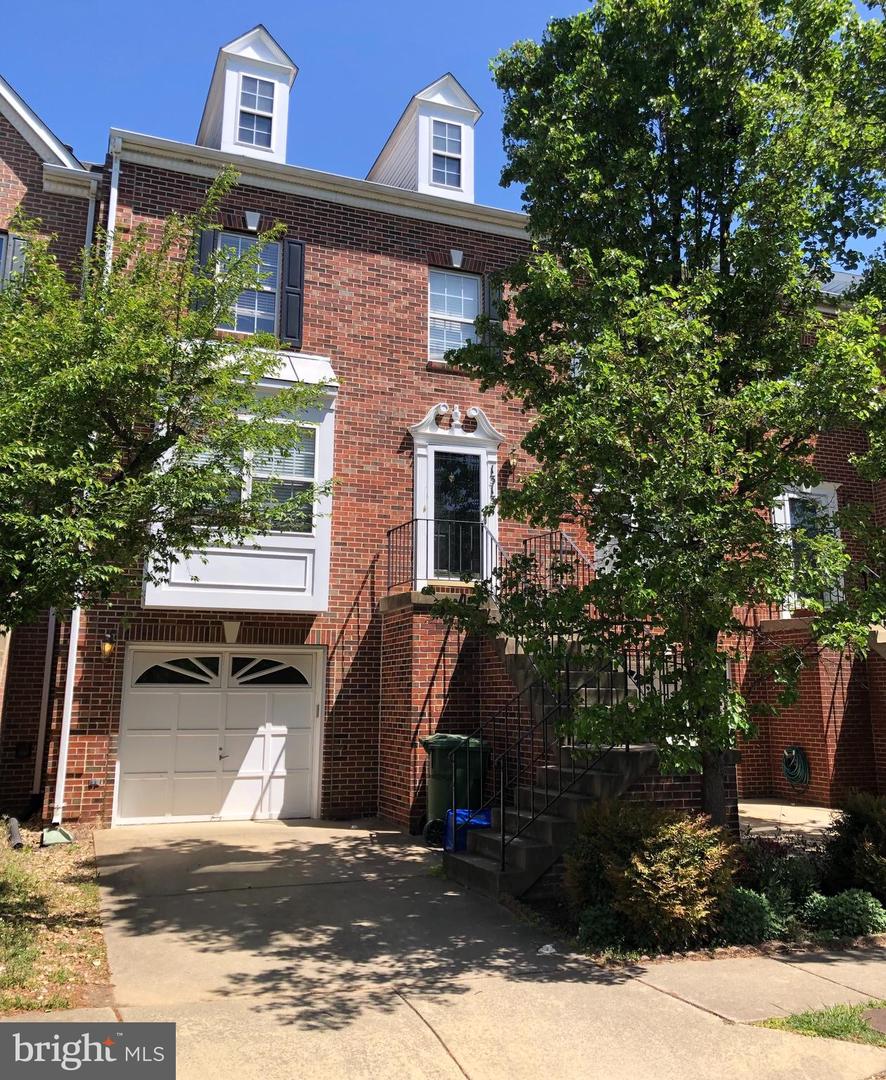 13137 ASHNUT LN, HERNDON, Virginia 20171, 3 Bedrooms Bedrooms, ,2 BathroomsBathrooms,Residential,For sale,13137 ASHNUT LN,VAFX2233296 MLS # VAFX2233296