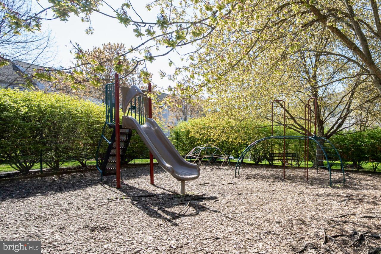 13137 ASHNUT LN, HERNDON, Virginia 20171, 3 Bedrooms Bedrooms, ,2 BathroomsBathrooms,Residential,For sale,13137 ASHNUT LN,VAFX2233296 MLS # VAFX2233296