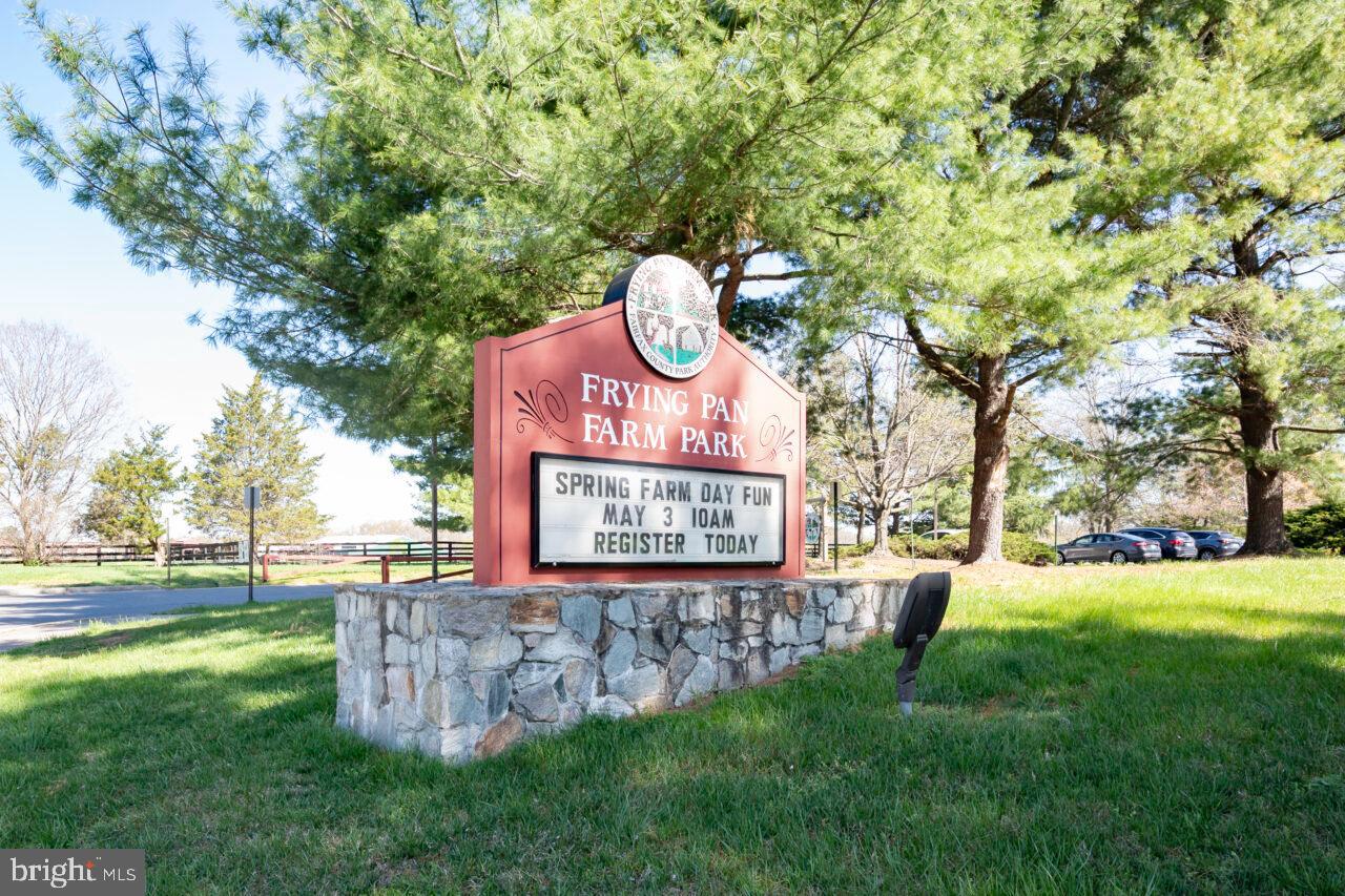 13137 ASHNUT LN, HERNDON, Virginia 20171, 3 Bedrooms Bedrooms, ,2 BathroomsBathrooms,Residential,For sale,13137 ASHNUT LN,VAFX2233296 MLS # VAFX2233296