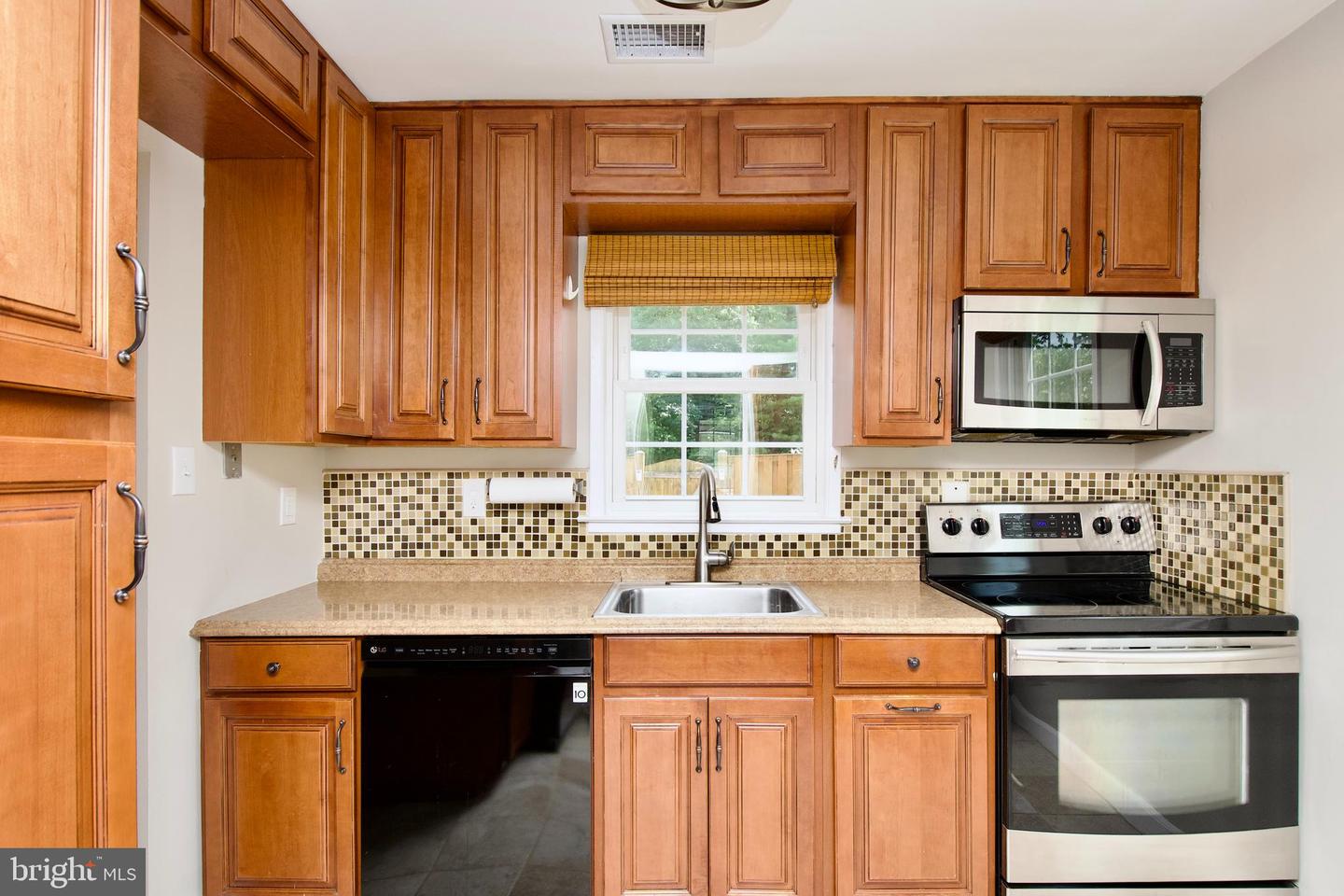 7726 MATISSE WAY, SPRINGFIELD, Virginia 22153, 3 Bedrooms Bedrooms, ,2 BathroomsBathrooms,Residential,For sale,7726 MATISSE WAY,VAFX2233716 MLS # VAFX2233716
