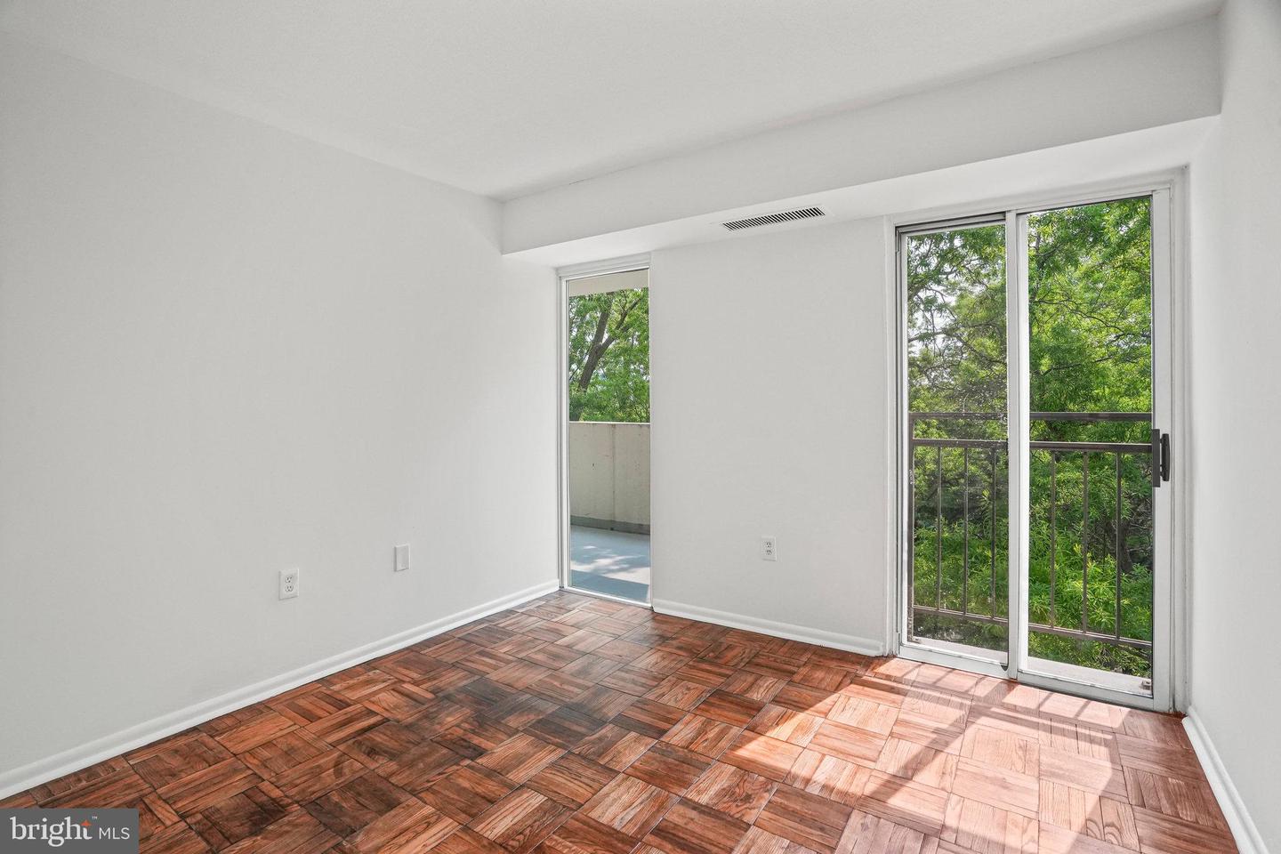 700 7TH ST SW #707, WASHINGTON, District Of Columbia 20024, 2 Bedrooms Bedrooms, ,1 BathroomBathrooms,Residential,For sale,700 7TH ST SW #707,DCDC2195352 MLS # DCDC2195352