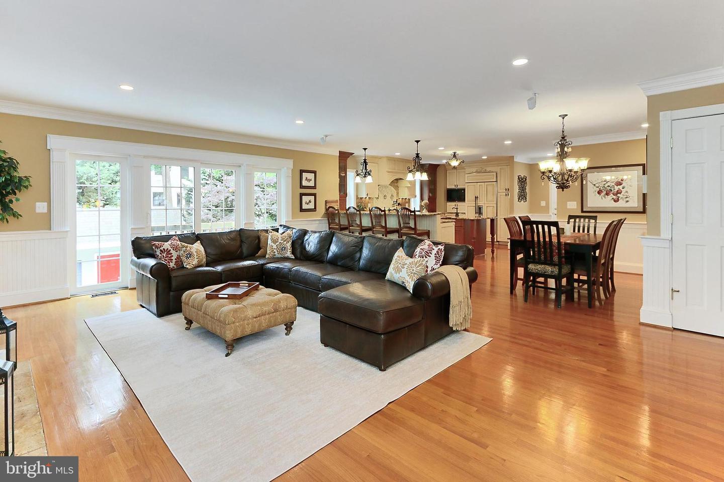 7221 TIMBER LN, FALLS CHURCH, Virginia 22046, 6 Bedrooms Bedrooms, ,4 BathroomsBathrooms,Residential,For sale,7221 TIMBER LN,VAFX2233936 MLS # VAFX2233936