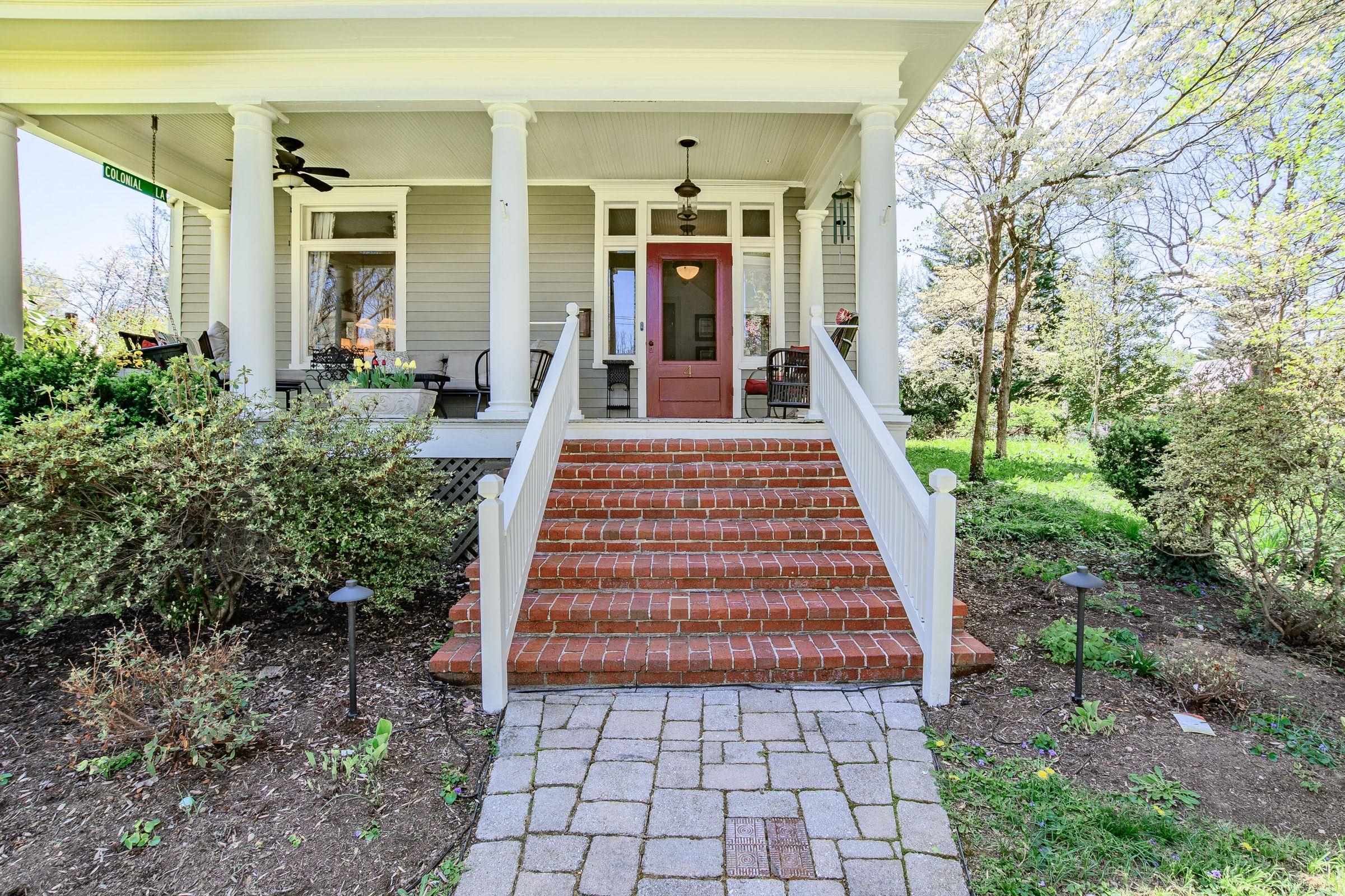4 WHITE ST, LEXINGTON, Virginia 24450, 6 Bedrooms Bedrooms, ,3 BathroomsBathrooms,Residential,4 White St Lexington, VA 24450,4 WHITE ST,665508 MLS # 665508