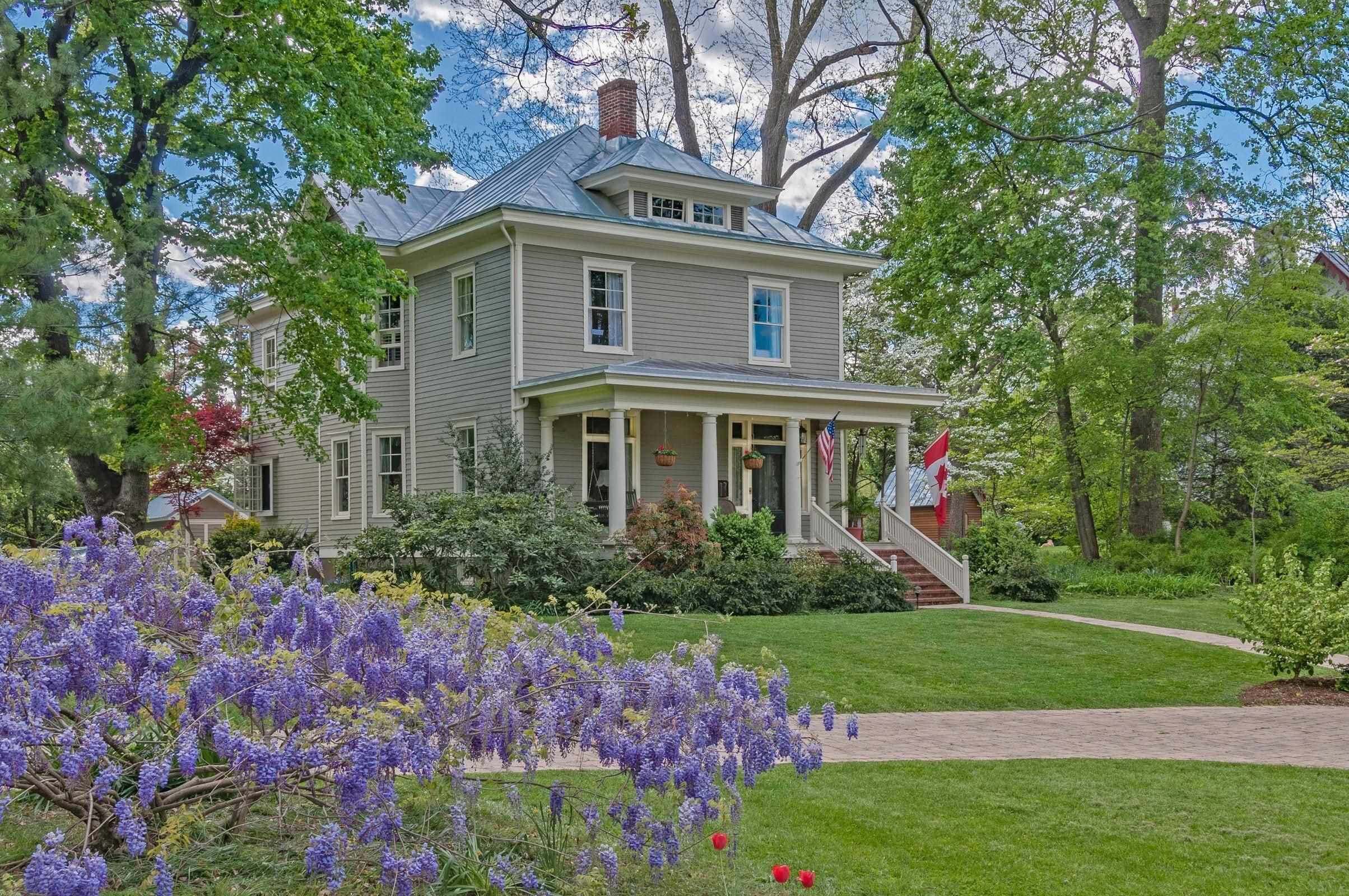 4 WHITE ST, LEXINGTON, Virginia 24450, 6 Bedrooms Bedrooms, ,3 BathroomsBathrooms,Residential,4 White St Lexington, VA 24450,4 WHITE ST,665508 MLS # 665508
