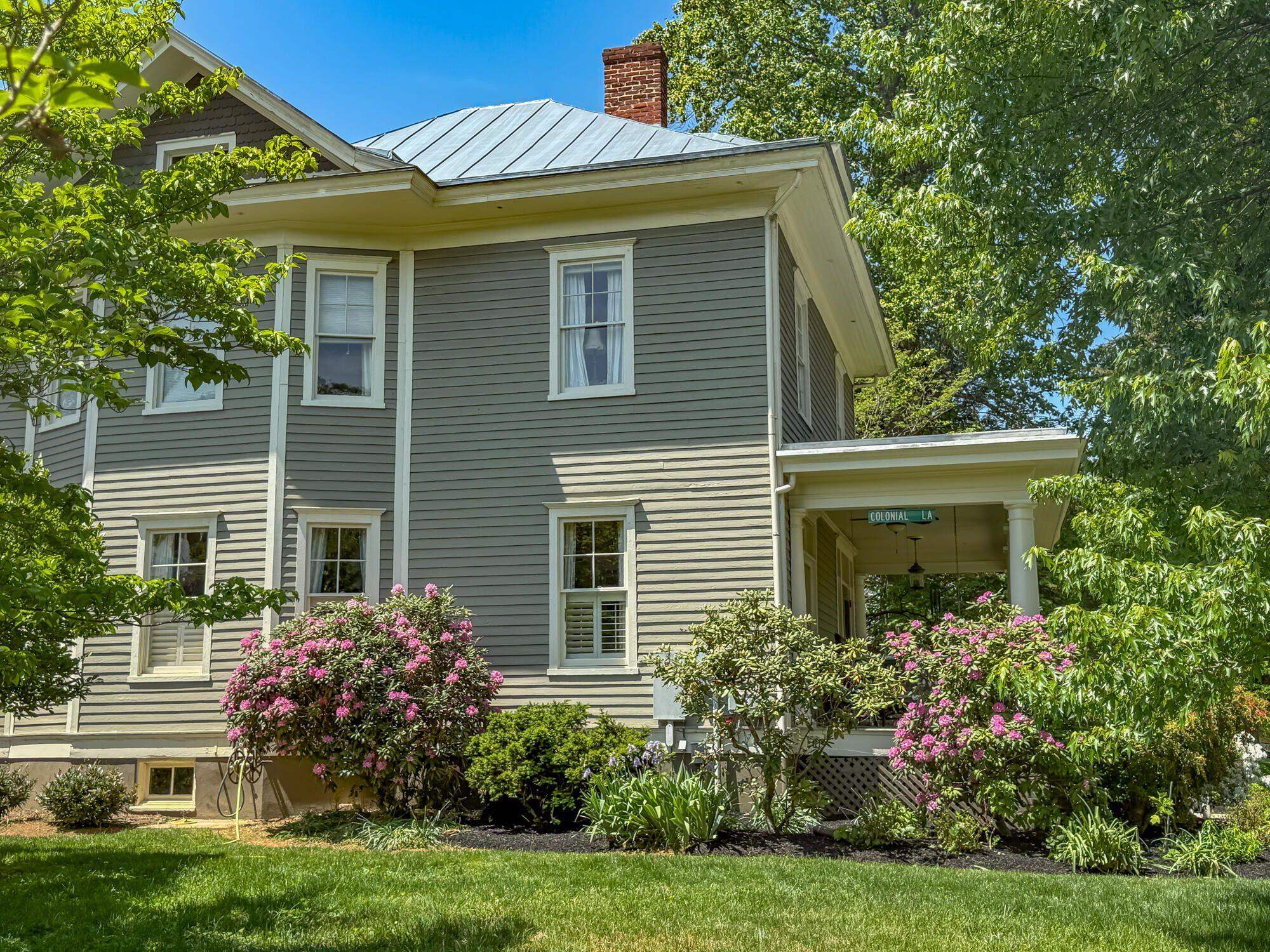 4 WHITE ST, LEXINGTON, Virginia 24450, 6 Bedrooms Bedrooms, ,3 BathroomsBathrooms,Residential,4 White St Lexington, VA 24450,4 WHITE ST,665508 MLS # 665508