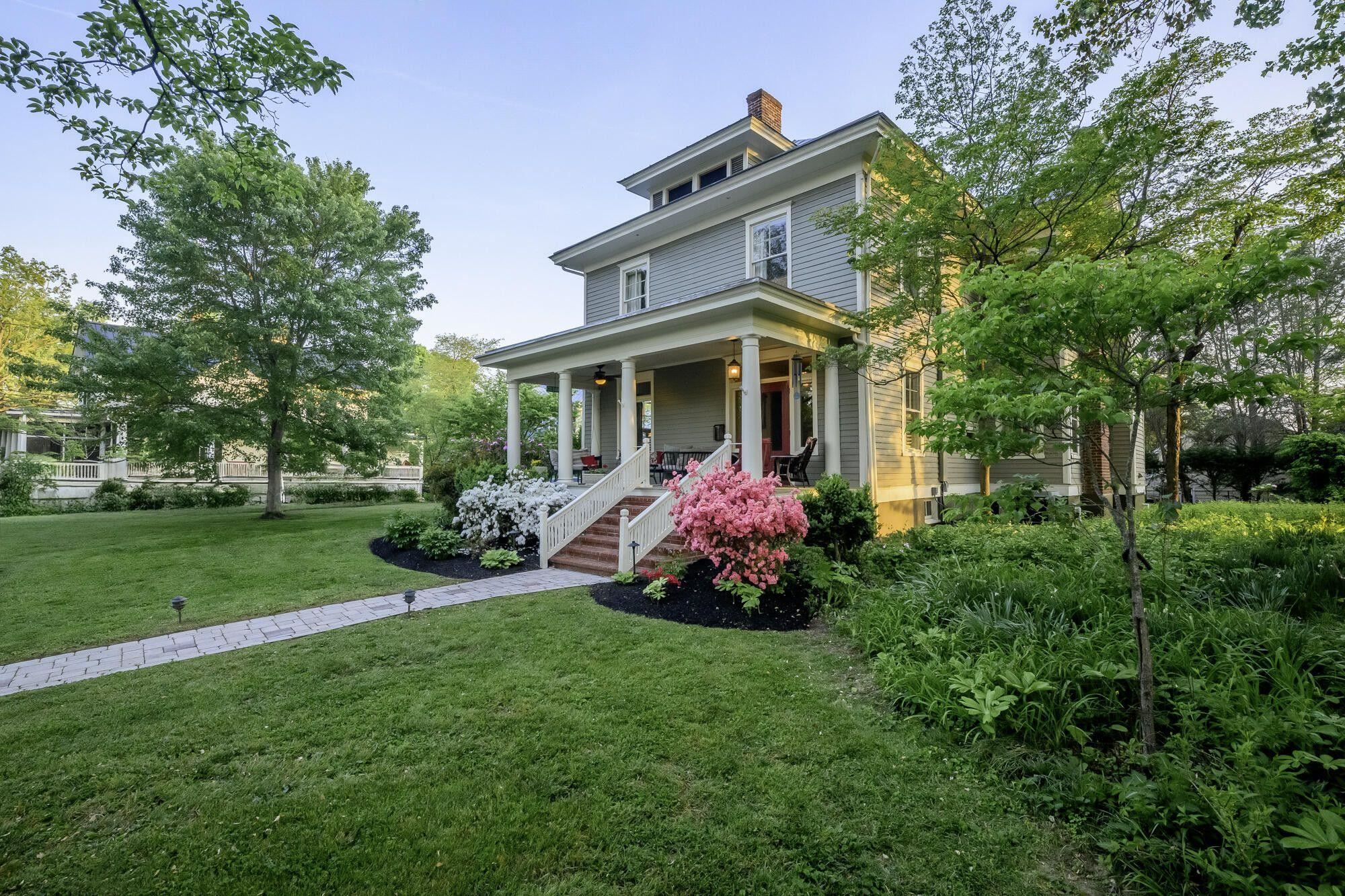 4 WHITE ST, LEXINGTON, Virginia 24450, 6 Bedrooms Bedrooms, ,3 BathroomsBathrooms,Residential,4 White St Lexington, VA 24450,4 WHITE ST,665508 MLS # 665508