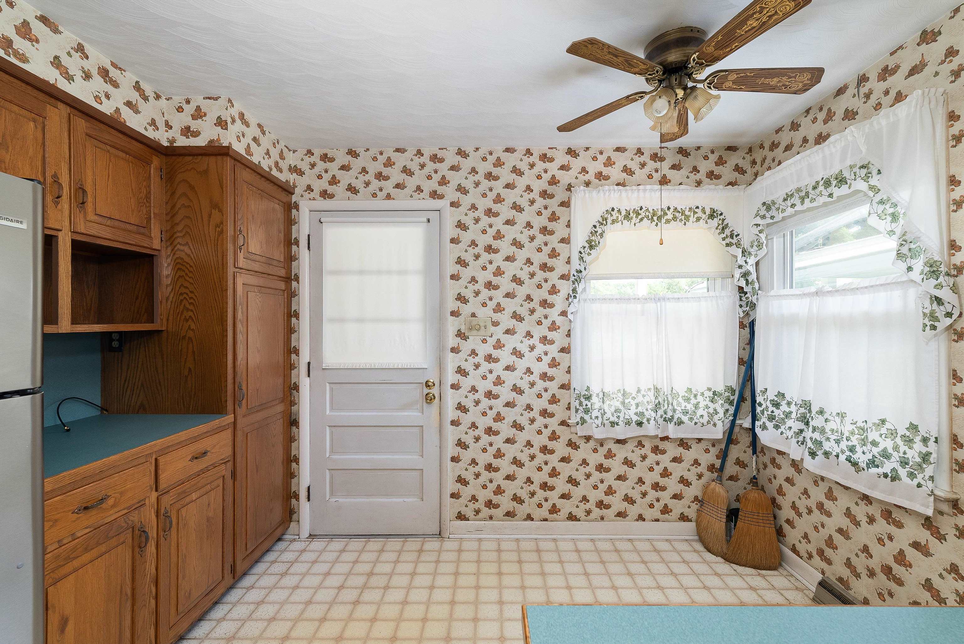 218 BROADWAY AVE, BROADWAY, Virginia 22815, 3 Bedrooms Bedrooms, ,1 BathroomBathrooms,Residential,218 BROADWAY AVE,665511 MLS # 665511