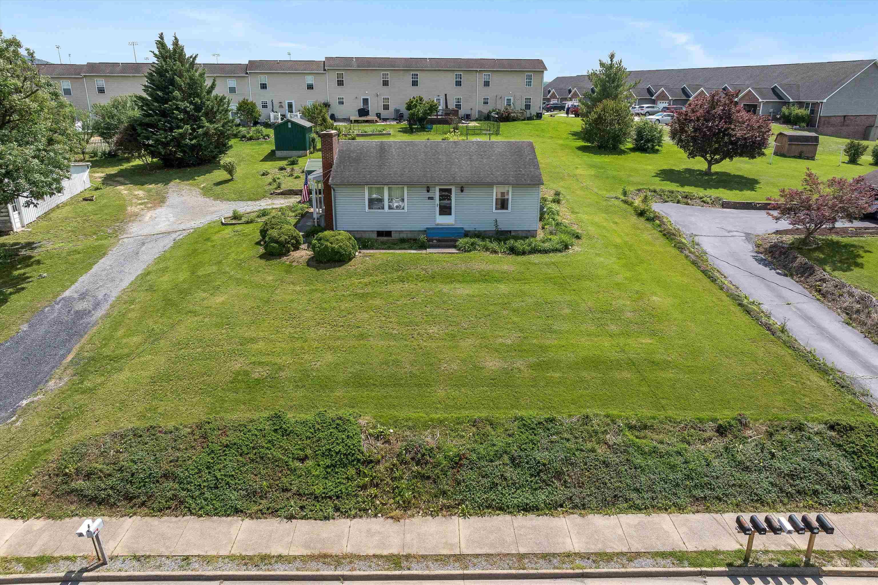 218 BROADWAY AVE, BROADWAY, Virginia 22815, 3 Bedrooms Bedrooms, ,1 BathroomBathrooms,Residential,218 BROADWAY AVE,665511 MLS # 665511