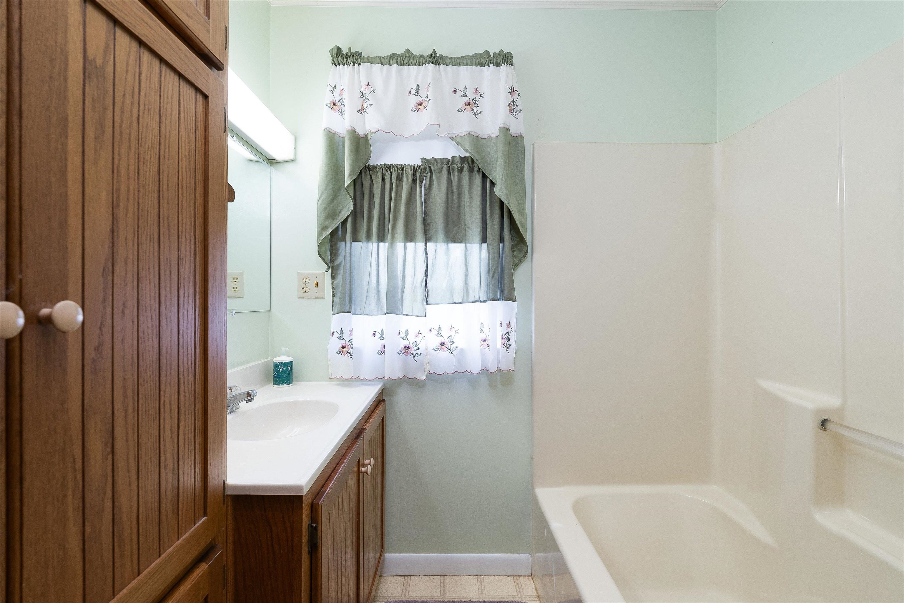 218 BROADWAY AVE, BROADWAY, Virginia 22815, 3 Bedrooms Bedrooms, ,1 BathroomBathrooms,Residential,218 BROADWAY AVE,665511 MLS # 665511