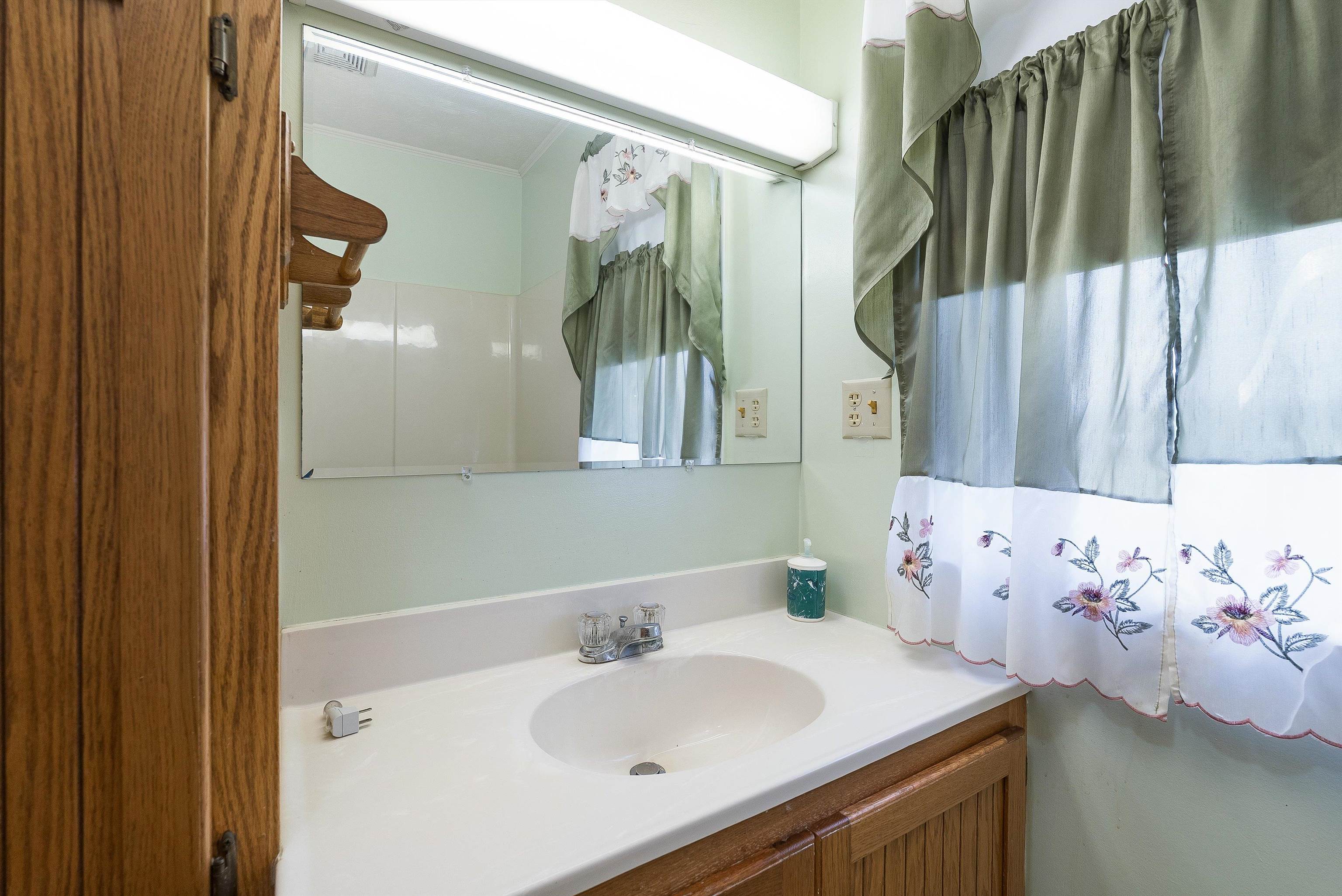 218 BROADWAY AVE, BROADWAY, Virginia 22815, 3 Bedrooms Bedrooms, ,1 BathroomBathrooms,Residential,218 BROADWAY AVE,665511 MLS # 665511
