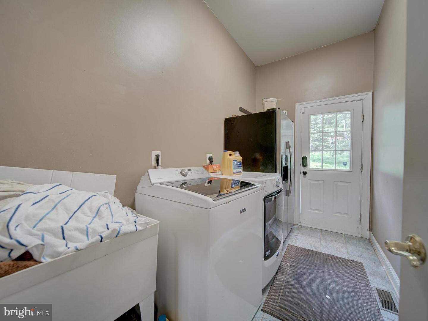 9205 FOREST GREENS DR, LORTON, Virginia 22079, 5 Bedrooms Bedrooms, 24 Rooms Rooms,5 BathroomsBathrooms,Residential,For sale,9205 FOREST GREENS DR,VAFX2236490 MLS # VAFX2236490