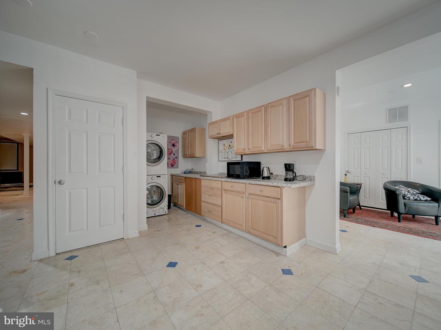 9205 FOREST GREENS DR, LORTON, Virginia 22079, 5 Bedrooms Bedrooms, 24 Rooms Rooms,5 BathroomsBathrooms,Residential,For sale,9205 FOREST GREENS DR,VAFX2236490 MLS # VAFX2236490