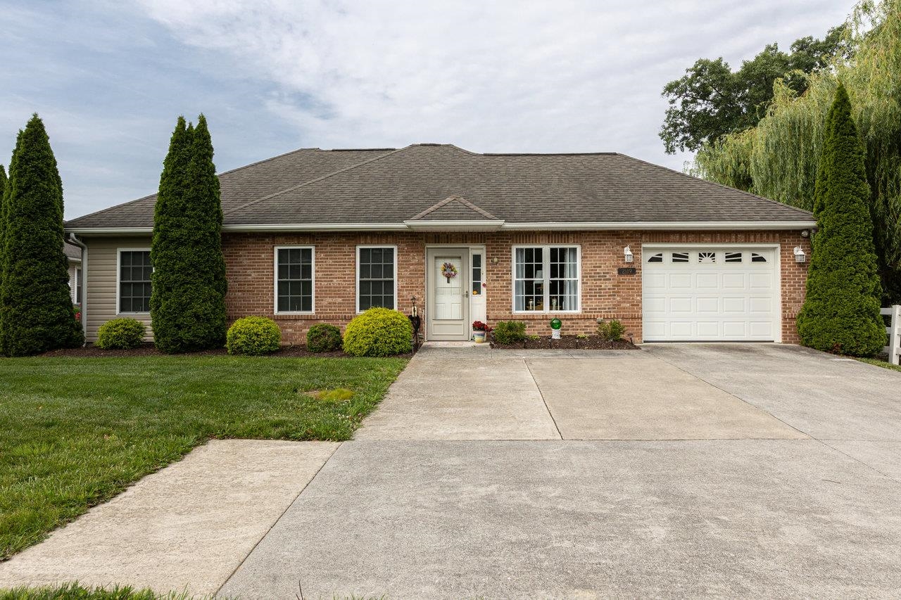 2119 FIELDALE PL, ROCKINGHAM, Virginia 22801, 3 Bedrooms Bedrooms, ,2 BathroomsBathrooms,Residential,2119 FIELDALE PL,665519 MLS # 665519