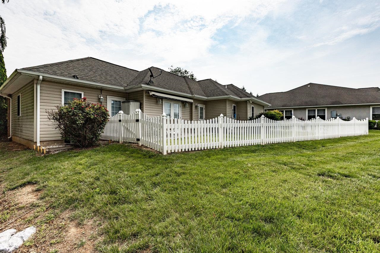2119 FIELDALE PL, ROCKINGHAM, Virginia 22801, 3 Bedrooms Bedrooms, ,2 BathroomsBathrooms,Residential,2119 FIELDALE PL,665519 MLS # 665519