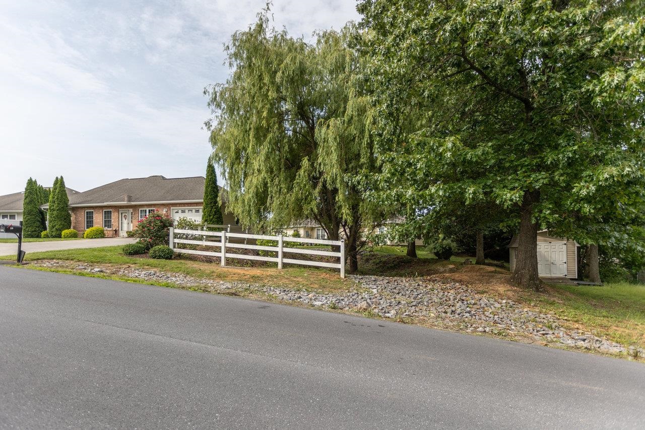 2119 FIELDALE PL, ROCKINGHAM, Virginia 22801, 3 Bedrooms Bedrooms, ,2 BathroomsBathrooms,Residential,2119 FIELDALE PL,665519 MLS # 665519