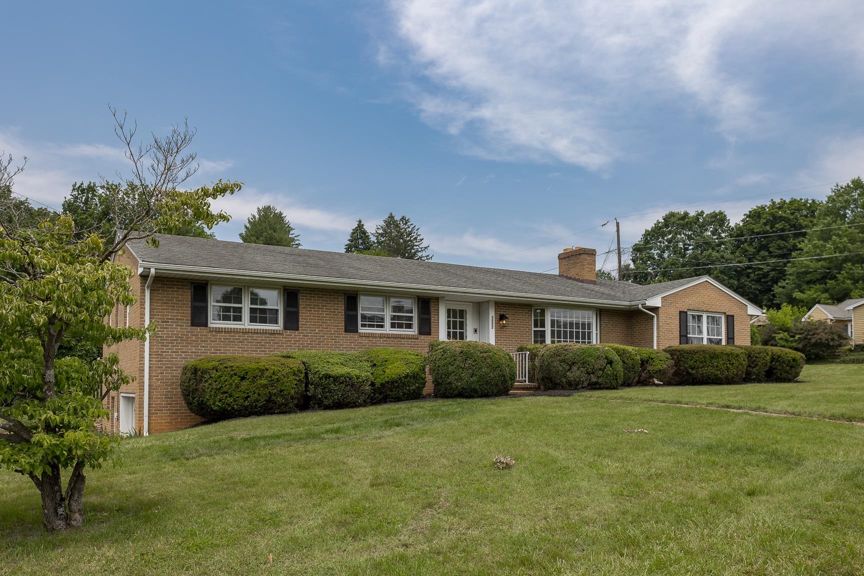 1002 COALTER ST, STAUNTON, Virginia 24401, 3 Bedrooms Bedrooms, ,2 BathroomsBathrooms,Residential,1002 COALTER ST,665541 MLS # 665541