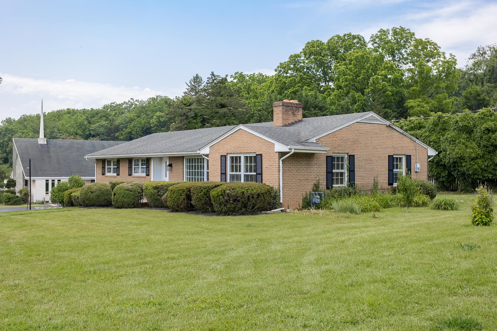 1002 COALTER ST, STAUNTON, Virginia 24401, 3 Bedrooms Bedrooms, ,2 BathroomsBathrooms,Residential,1002 COALTER ST,665541 MLS # 665541