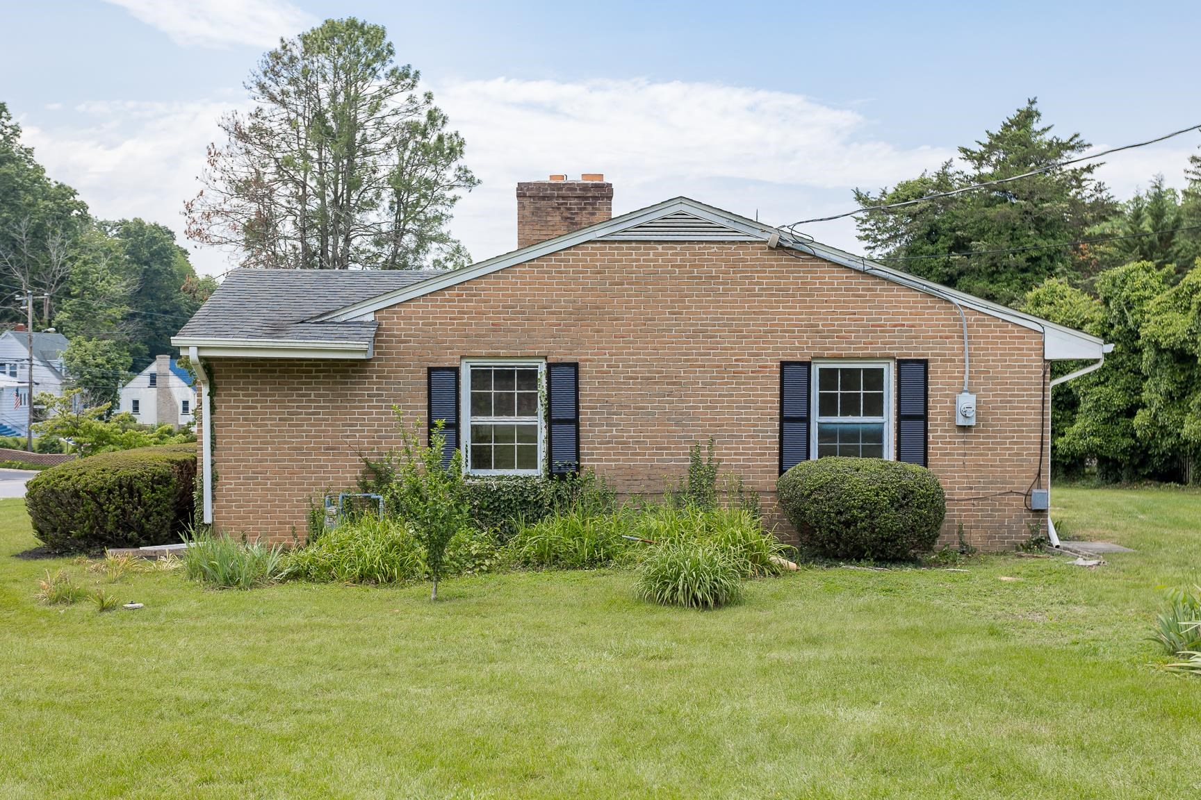 1002 COALTER ST, STAUNTON, Virginia 24401, 3 Bedrooms Bedrooms, ,2 BathroomsBathrooms,Residential,1002 COALTER ST,665541 MLS # 665541