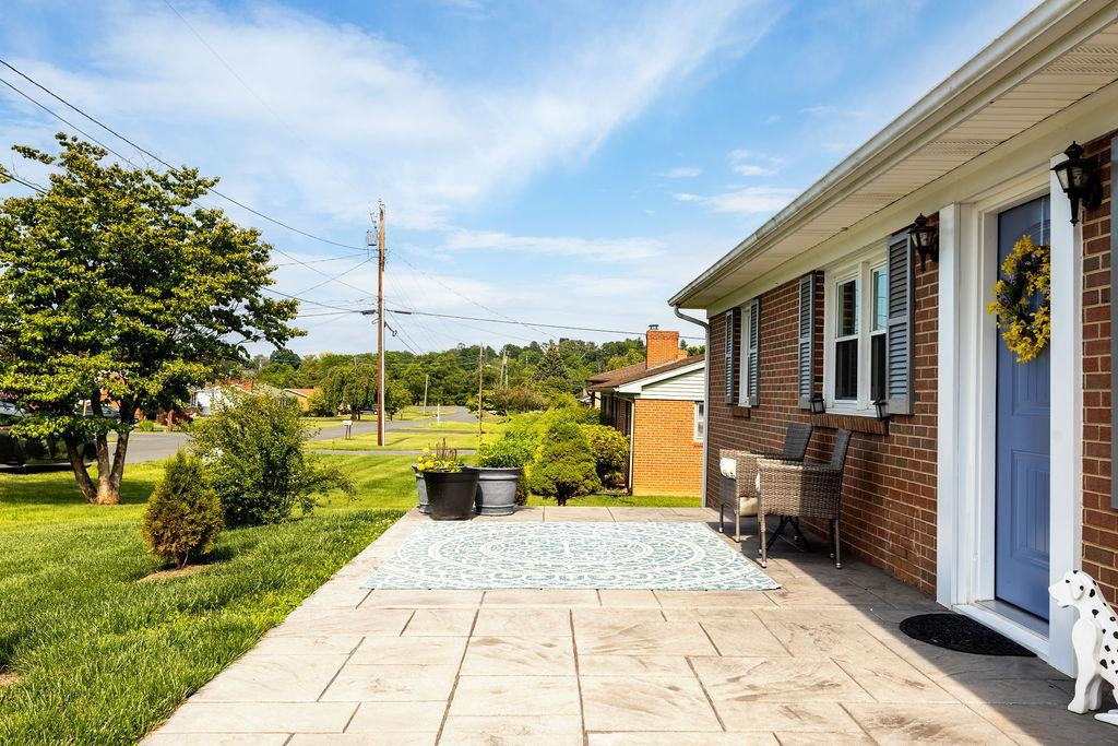 54 LEA DR, FISHERSVILLE, Virginia 22939, 3 Bedrooms Bedrooms, ,1 BathroomBathrooms,Residential,Modern Farm House Vibe-Desirable Established Neigh,54 LEA DR,665542 MLS # 665542
