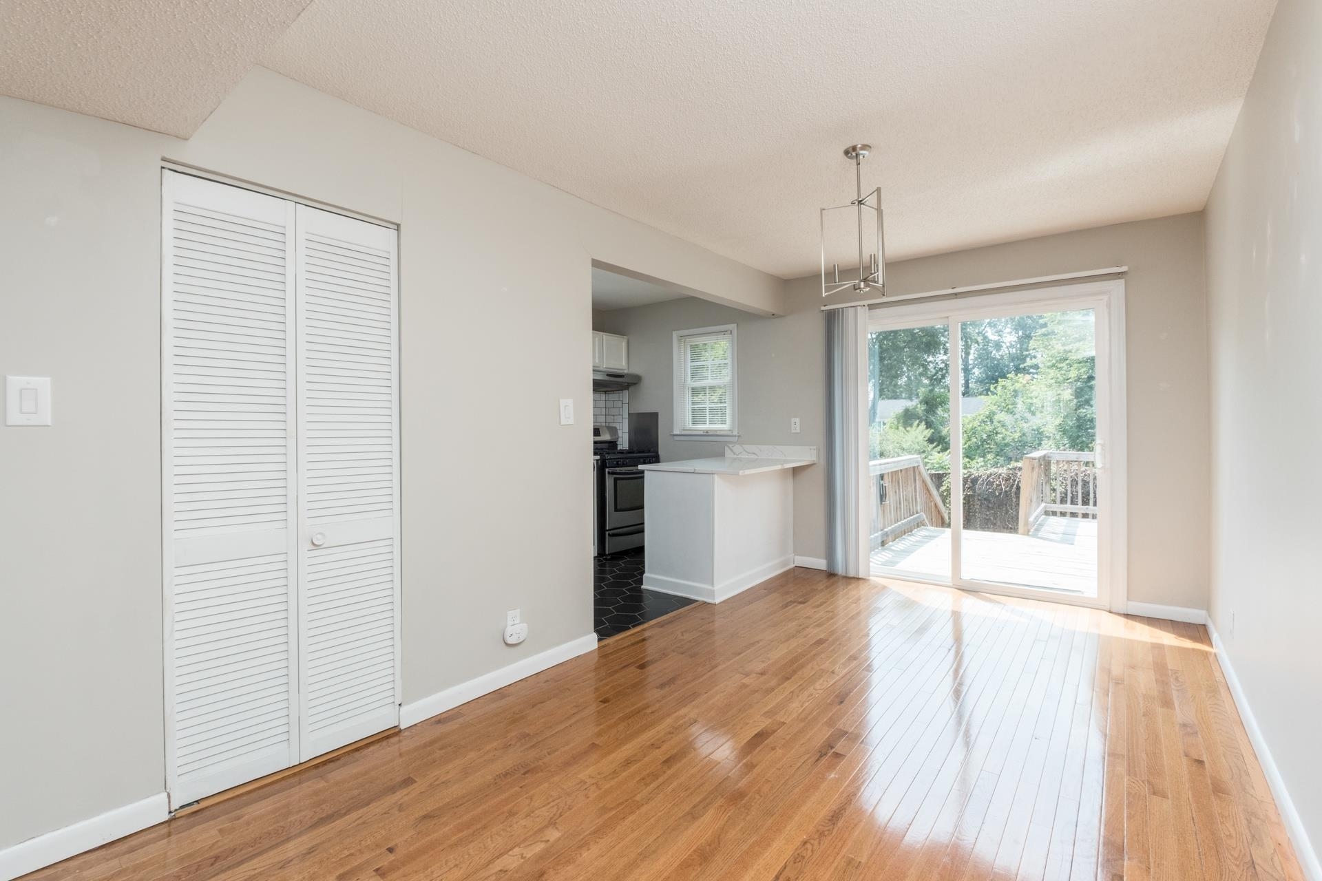 2527 HYDRAULIC RD, CHARLOTTESVILLE, Virginia 22901, 2 Bedrooms Bedrooms, ,1 BathroomBathrooms,Residential,2527 HYDRAULIC RD,665545 MLS # 665545