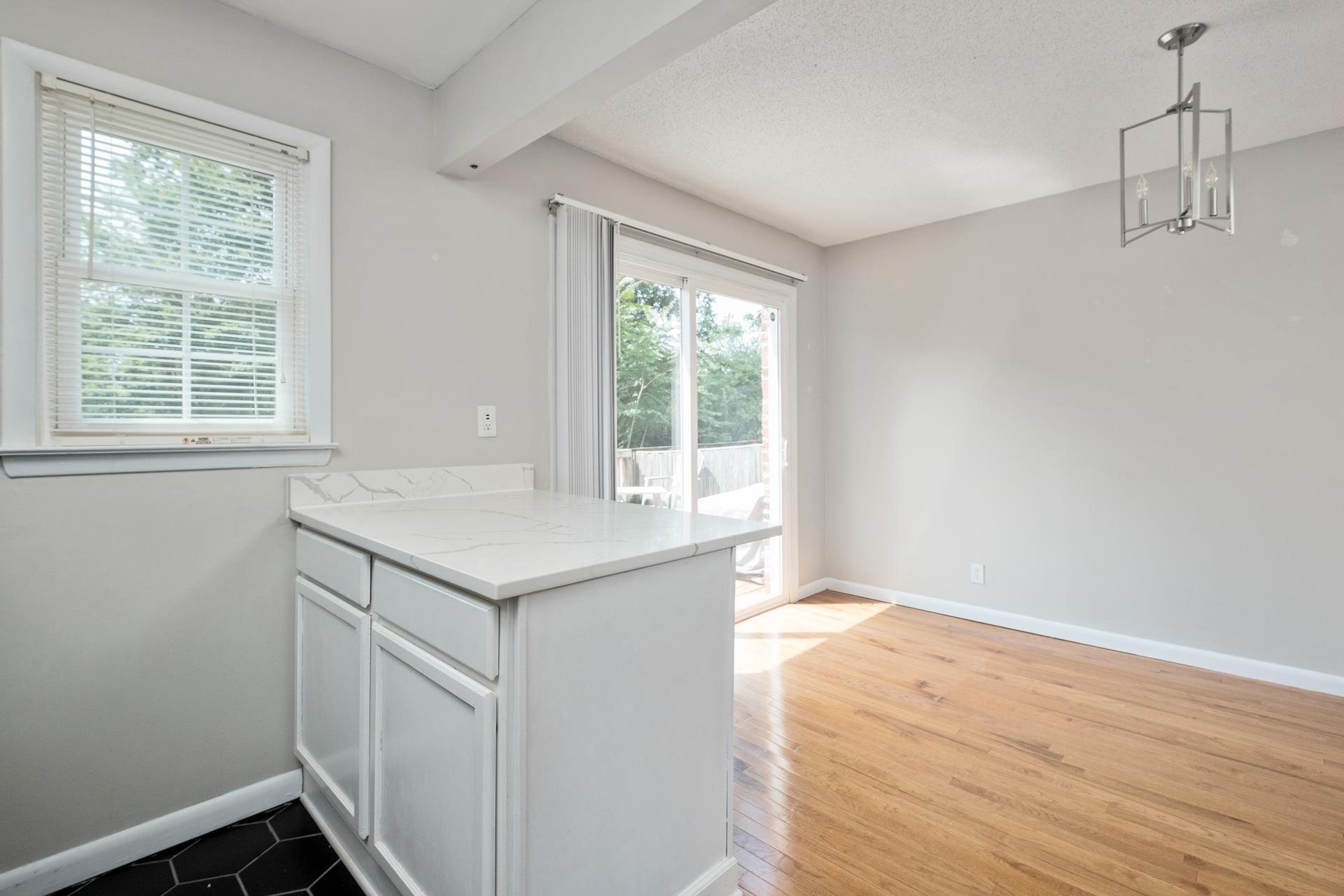 2527 HYDRAULIC RD, CHARLOTTESVILLE, Virginia 22901, 2 Bedrooms Bedrooms, ,1 BathroomBathrooms,Residential,2527 HYDRAULIC RD,665545 MLS # 665545