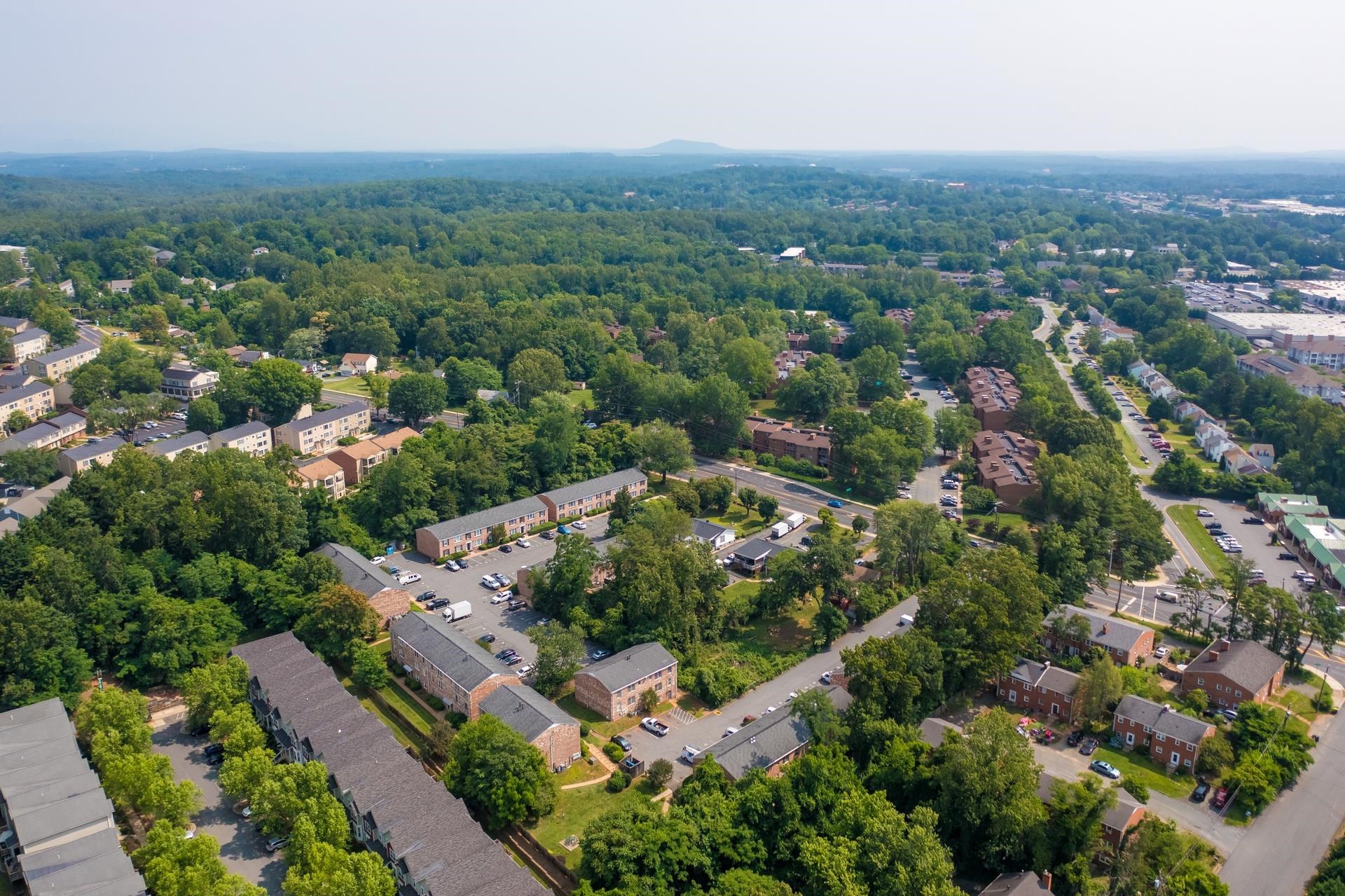 2527 HYDRAULIC RD, CHARLOTTESVILLE, Virginia 22901, 2 Bedrooms Bedrooms, ,1 BathroomBathrooms,Residential,2527 HYDRAULIC RD,665545 MLS # 665545