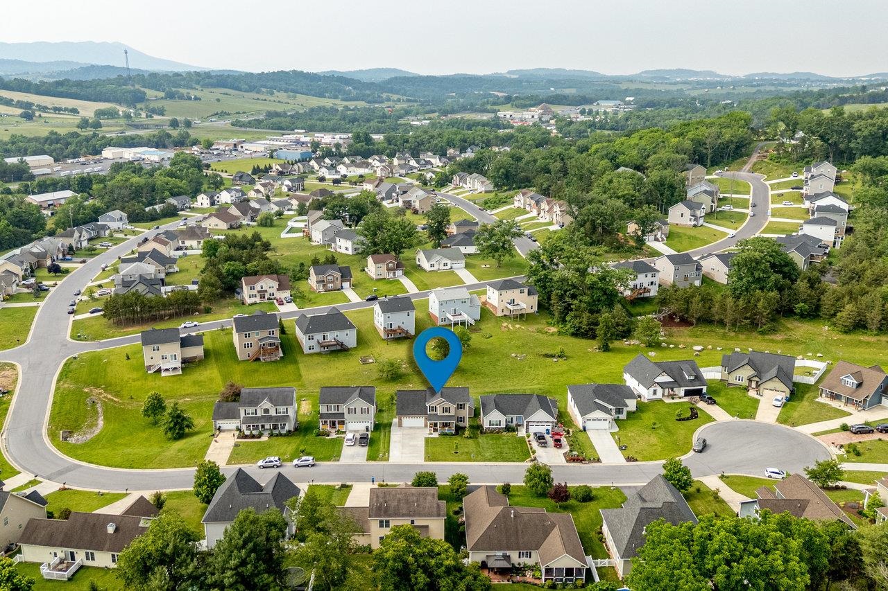 4517 WILTSHIRE ST, ROCKINGHAM, Virginia 22802, 4 Bedrooms Bedrooms, ,2 BathroomsBathrooms,Residential,4517 WILTSHIRE ST,665546 MLS # 665546
