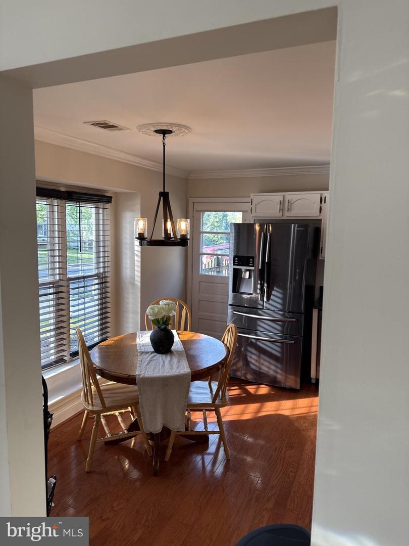 8549 STONEWALL RD, MANASSAS, Virginia 20110, 5 Bedrooms Bedrooms, ,3 BathroomsBathrooms,Residential,For sale,8549 STONEWALL RD,VAMN2008248 MLS # VAMN2008248