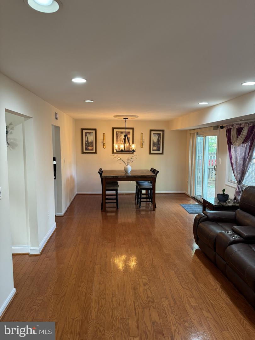 8549 STONEWALL RD, MANASSAS, Virginia 20110, 5 Bedrooms Bedrooms, ,3 BathroomsBathrooms,Residential,For sale,8549 STONEWALL RD,VAMN2008248 MLS # VAMN2008248