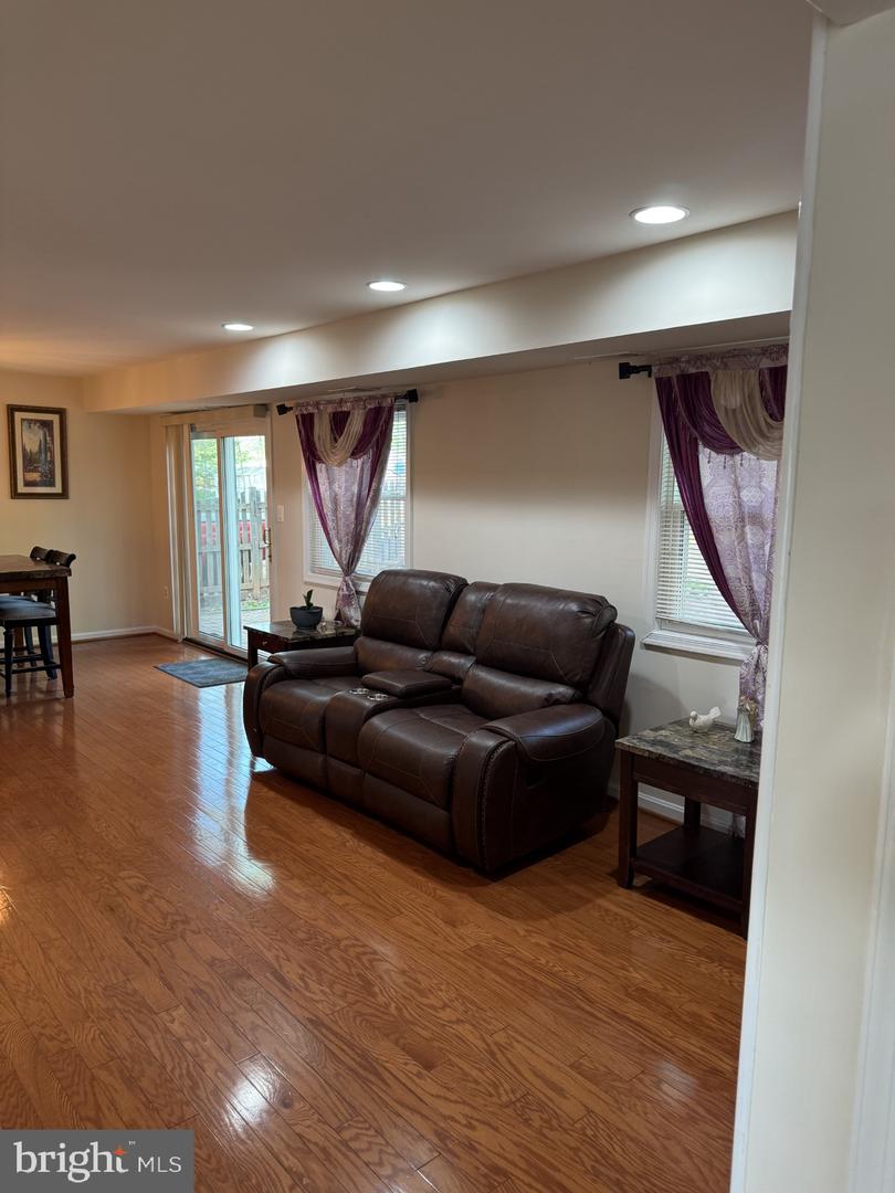8549 STONEWALL RD, MANASSAS, Virginia 20110, 5 Bedrooms Bedrooms, ,3 BathroomsBathrooms,Residential,For sale,8549 STONEWALL RD,VAMN2008248 MLS # VAMN2008248