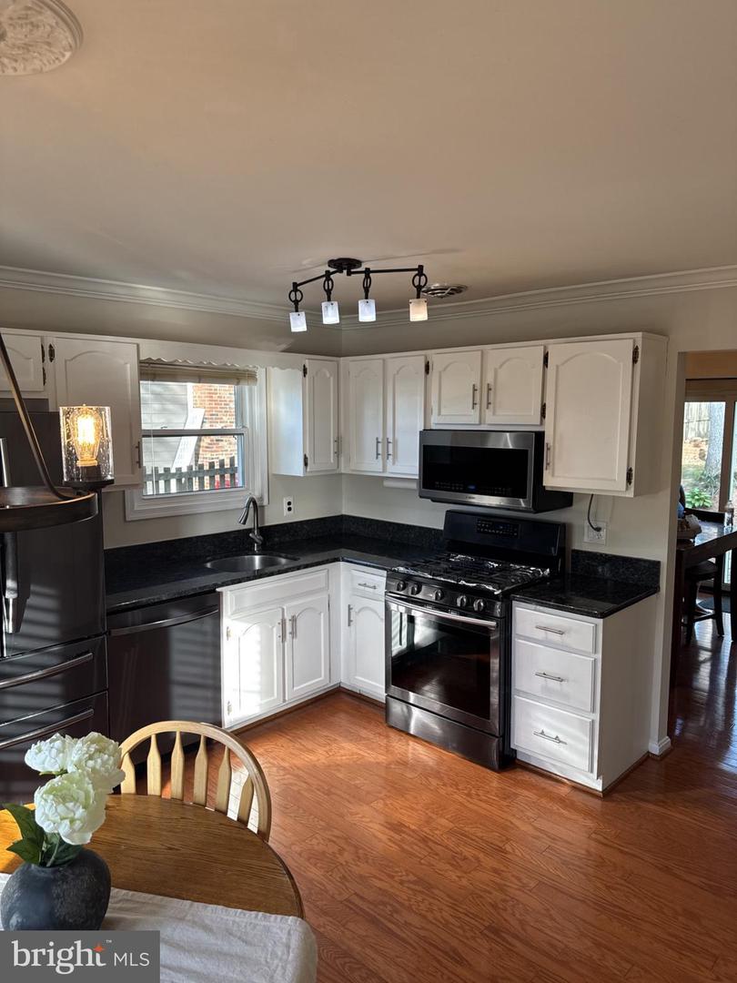 8549 STONEWALL RD, MANASSAS, Virginia 20110, 5 Bedrooms Bedrooms, ,3 BathroomsBathrooms,Residential,For sale,8549 STONEWALL RD,VAMN2008248 MLS # VAMN2008248