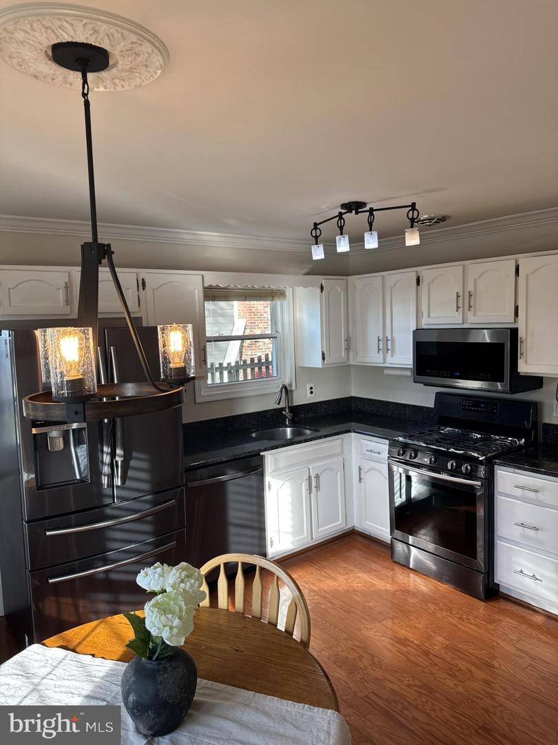 8549 STONEWALL RD, MANASSAS, Virginia 20110, 5 Bedrooms Bedrooms, ,3 BathroomsBathrooms,Residential,For sale,8549 STONEWALL RD,VAMN2008248 MLS # VAMN2008248