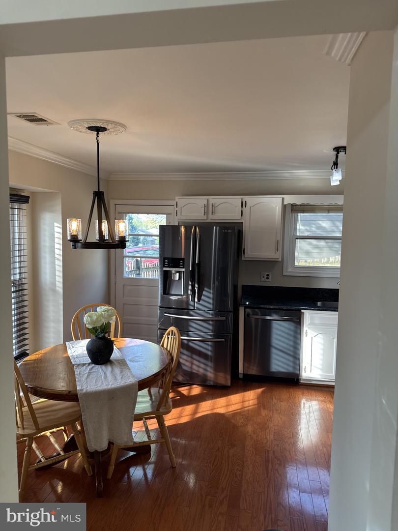 8549 STONEWALL RD, MANASSAS, Virginia 20110, 5 Bedrooms Bedrooms, ,3 BathroomsBathrooms,Residential,For sale,8549 STONEWALL RD,VAMN2008248 MLS # VAMN2008248