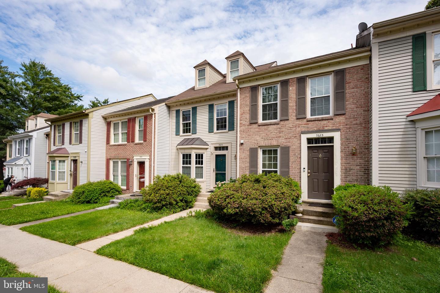 7683 NORTHERN OAKS CT, SPRINGFIELD, Virginia 22153, 3 Bedrooms Bedrooms, ,2 BathroomsBathrooms,Residential,For sale,7683 NORTHERN OAKS CT,VAFX2237784 MLS # VAFX2237784